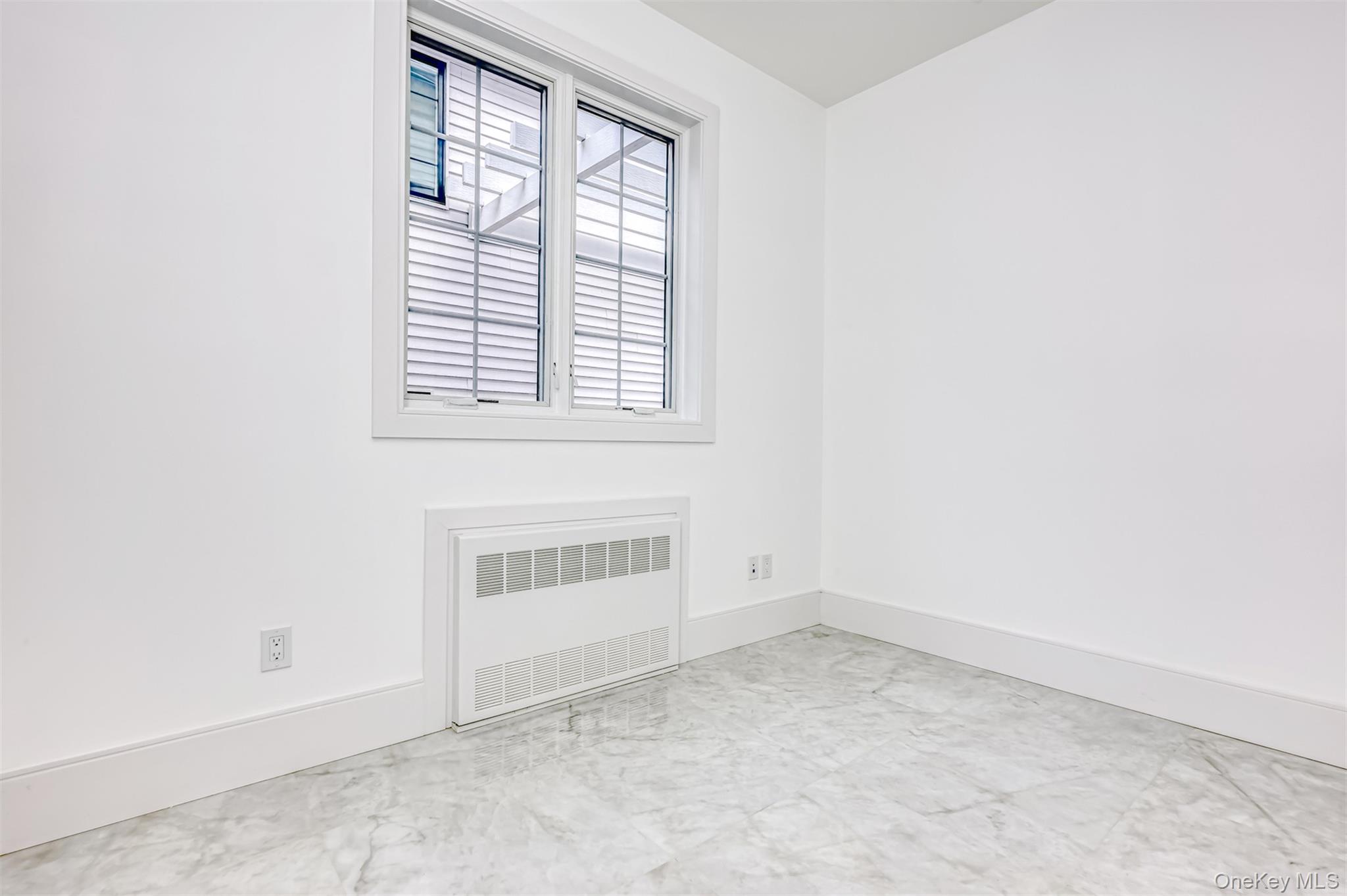 #8 photo, 16 Silverwood Circle, Suffern , NY 10901