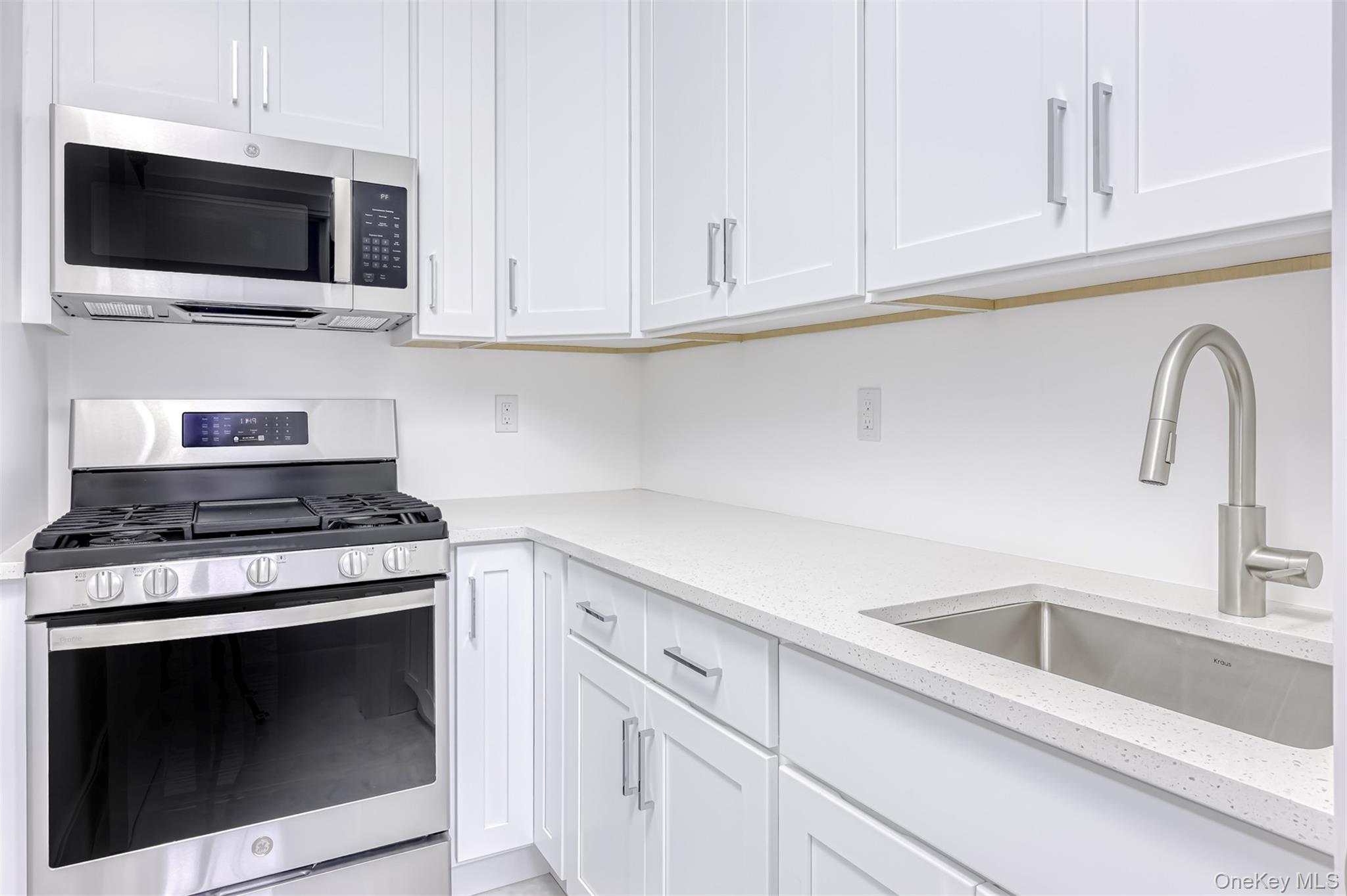 #9 photo, 16 Silverwood Circle, Suffern , NY 10901