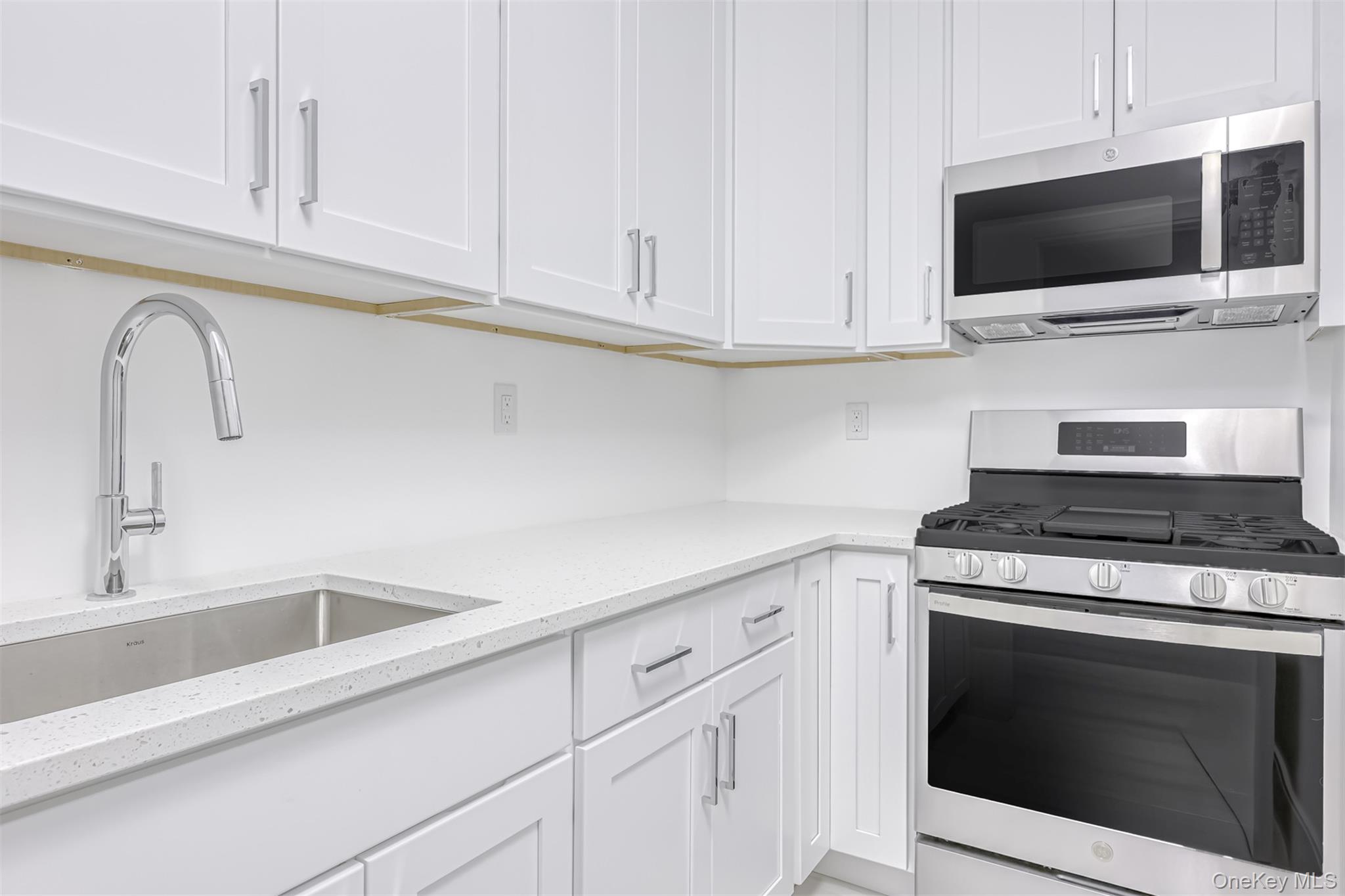 #9 photo, 38 Silverwood Circle, Suffern , NY 10901