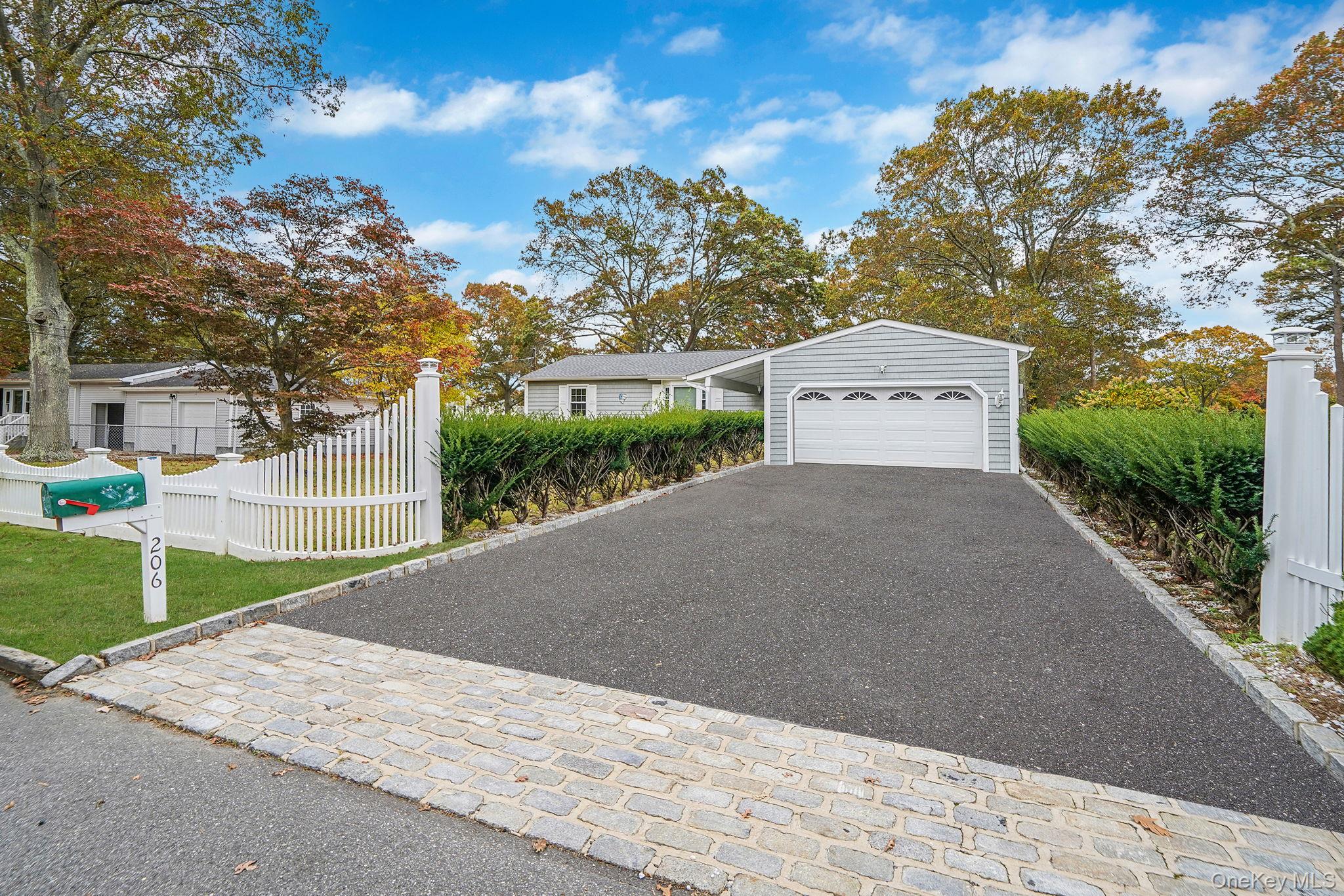 #4 photo, 206 Crestwood Drive, Shirley , NY 11967