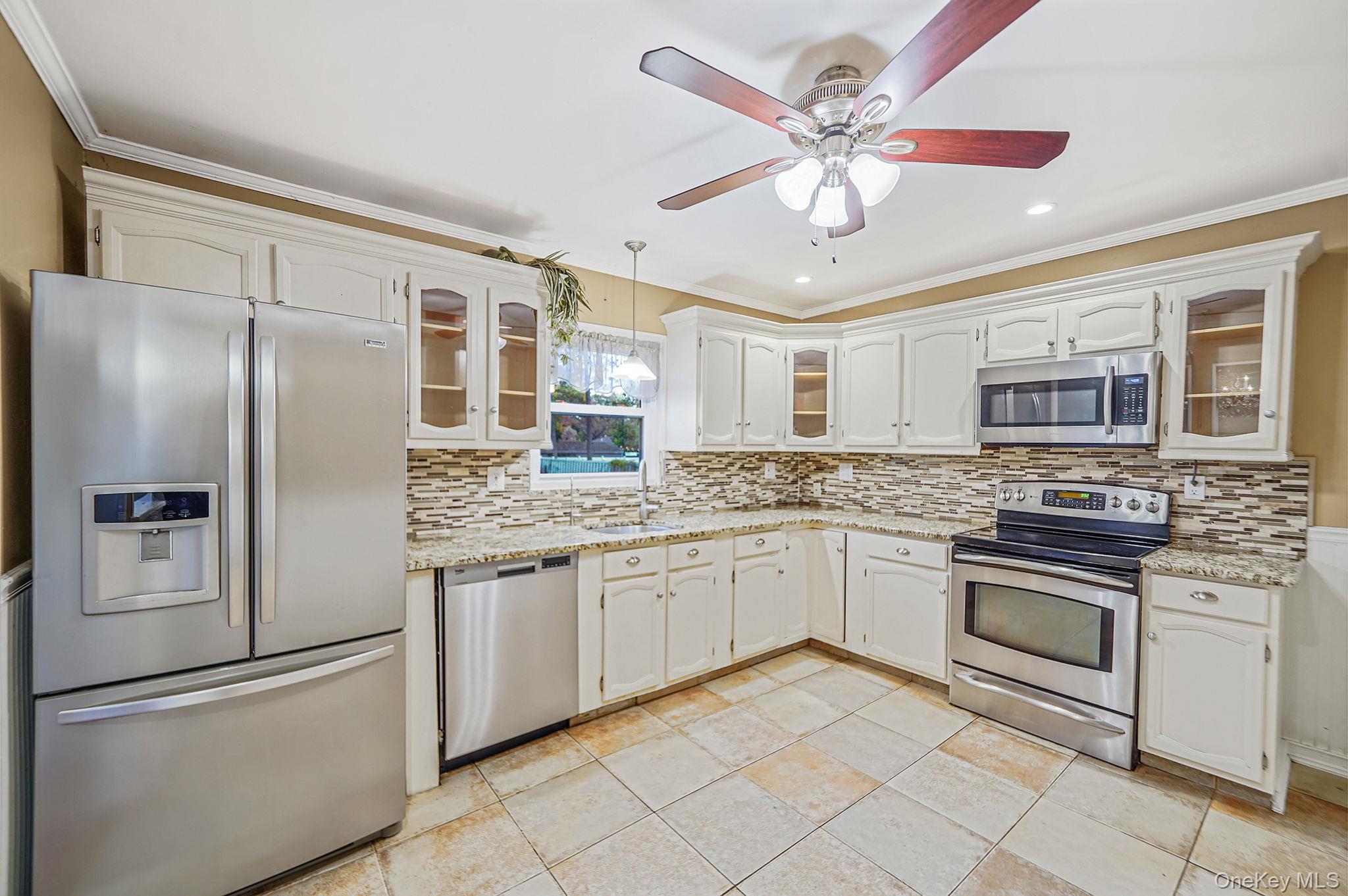 #5 photo, 206 Crestwood Drive, Shirley , NY 11967