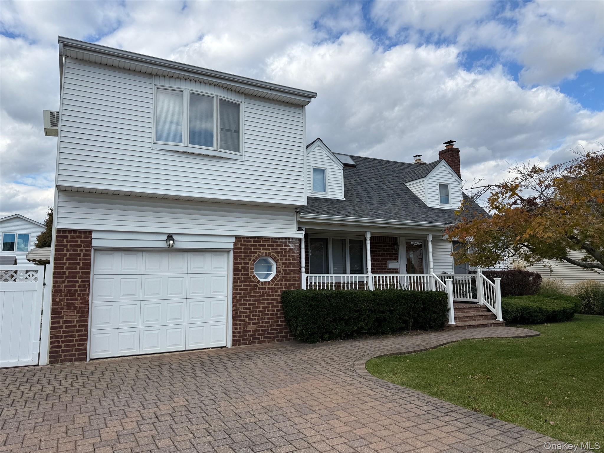 #1 photo, 198 Guildford Court, West Hempstead , NY 11552