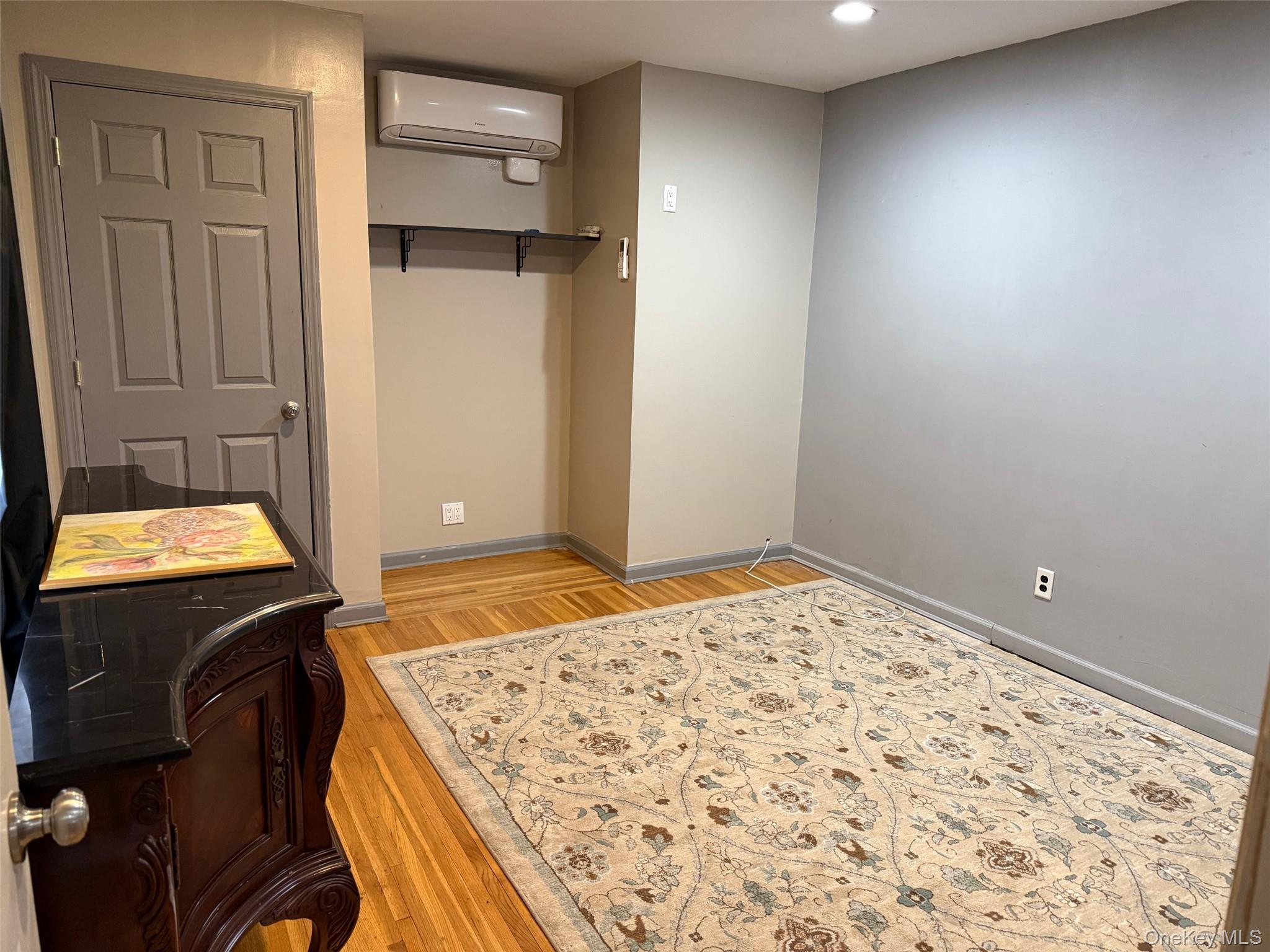 #11 photo, 198 Guildford Court, West Hempstead , NY 11552