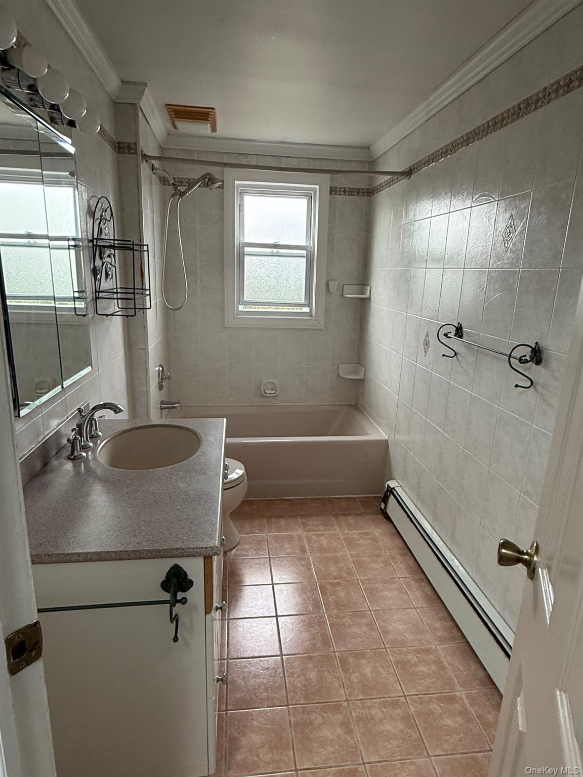 #13 photo, 198 Guildford Court, West Hempstead , NY 11552