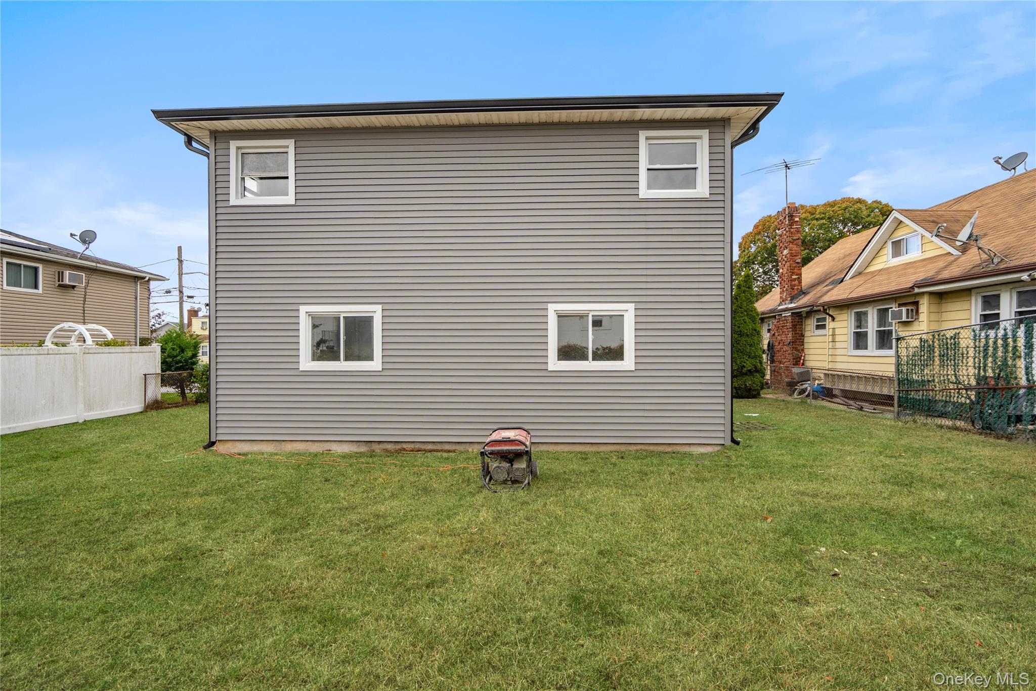 #17 photo, 1269 Dekoven Street, Rockville Centre , NY 11570