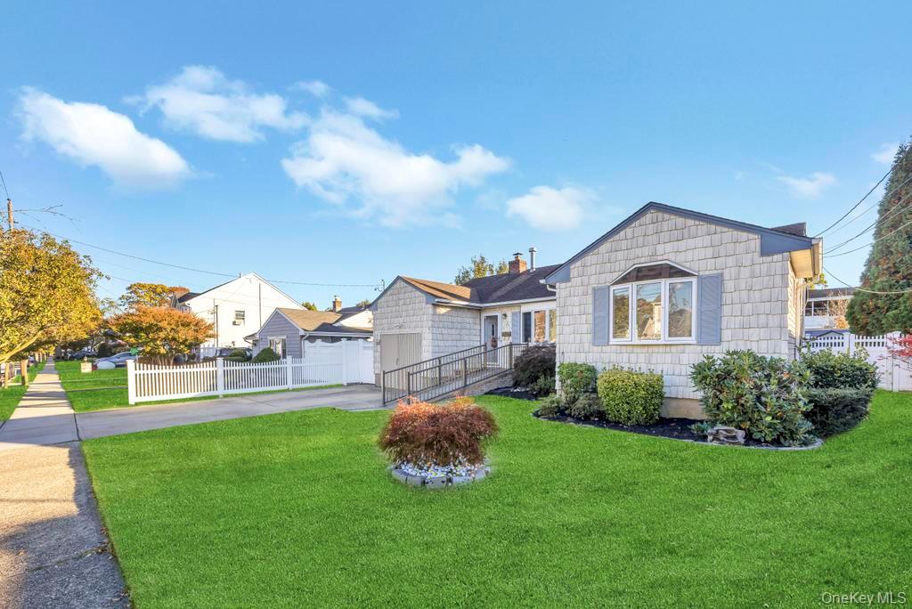 #2 photo, 136 Fulton Street, Massapequa Park , NY 11762