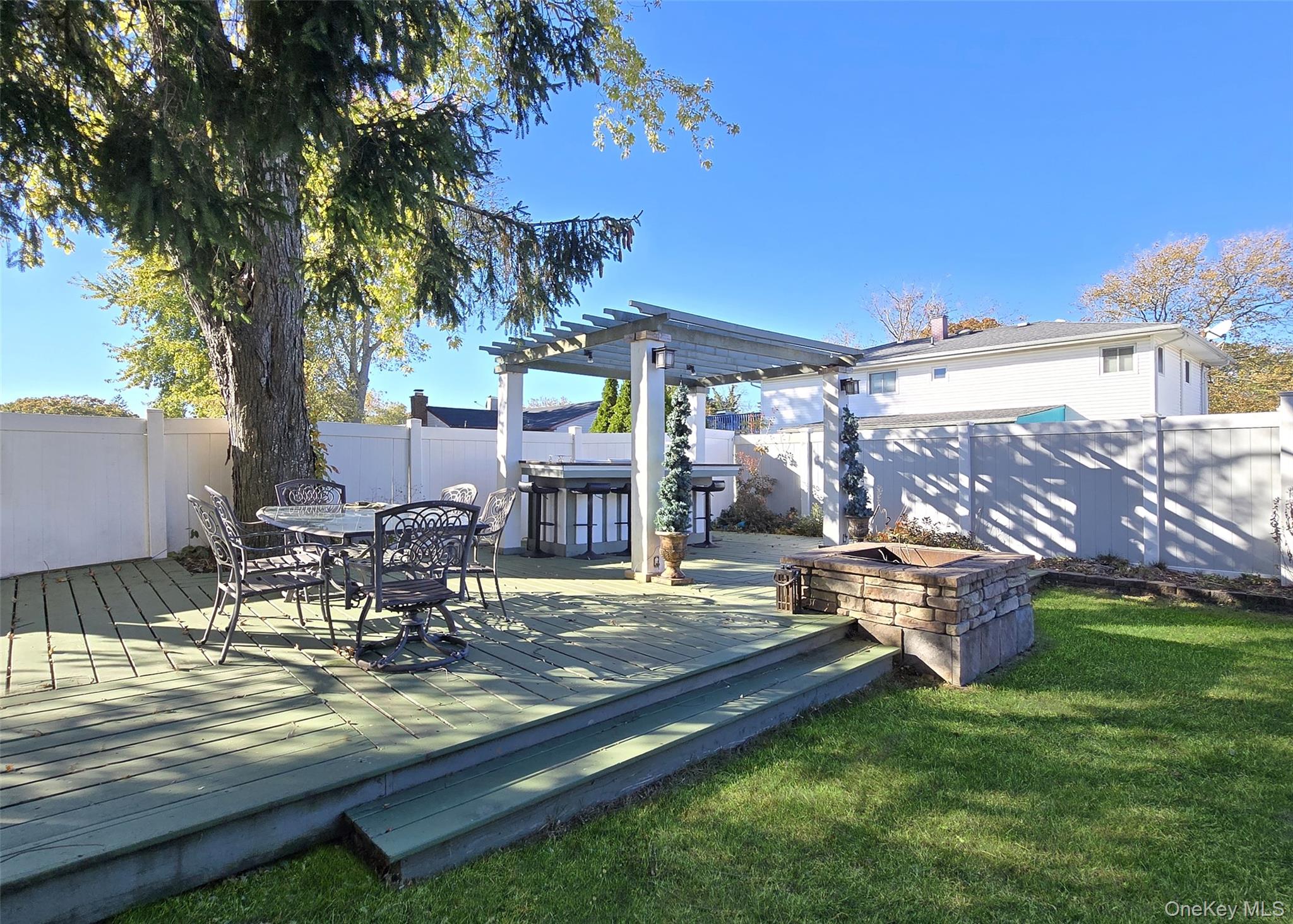 #20 photo, 35 Van Buren Avenue, サフォーク郡 Centereach , NY 11720