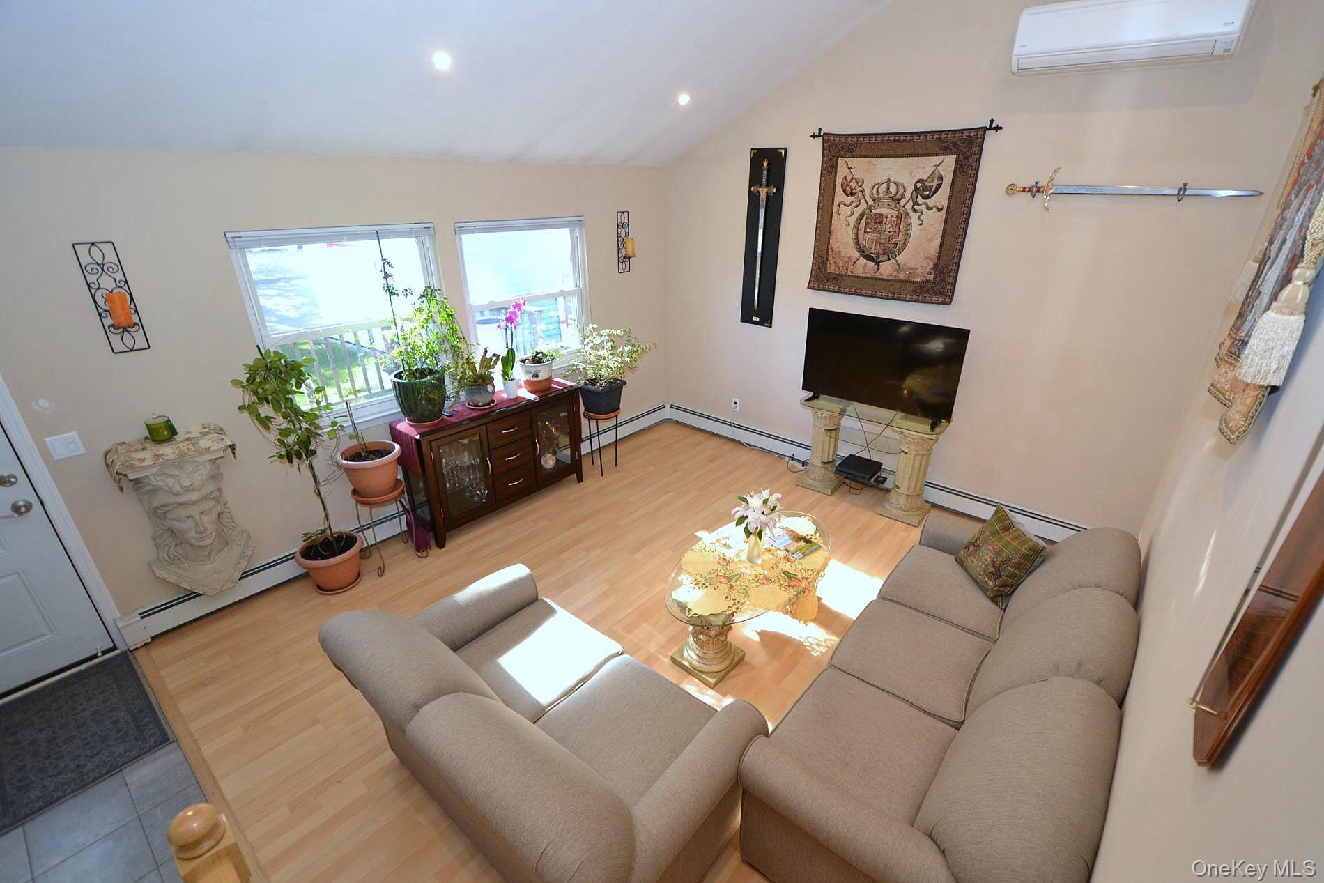 #13 photo, 47 Midway Street, サフォーク郡 Patchogue , NY 11772