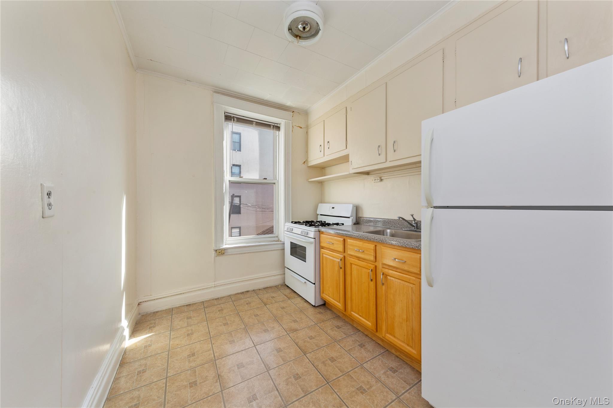 #10 photo, 3005 48th Street, クイーンズ区 Astoria , NY 11103