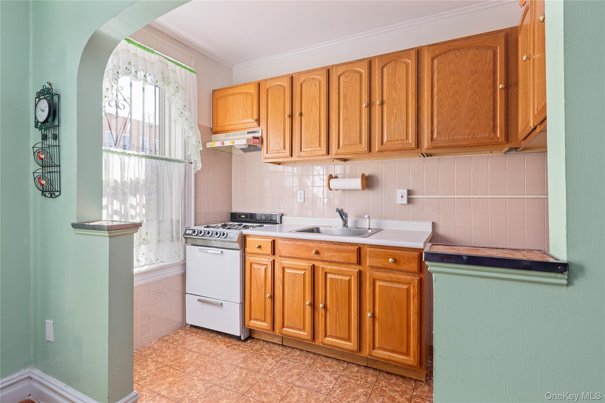 #6 photo, 3005 48th Street, クイーンズ区 Astoria , NY 11103