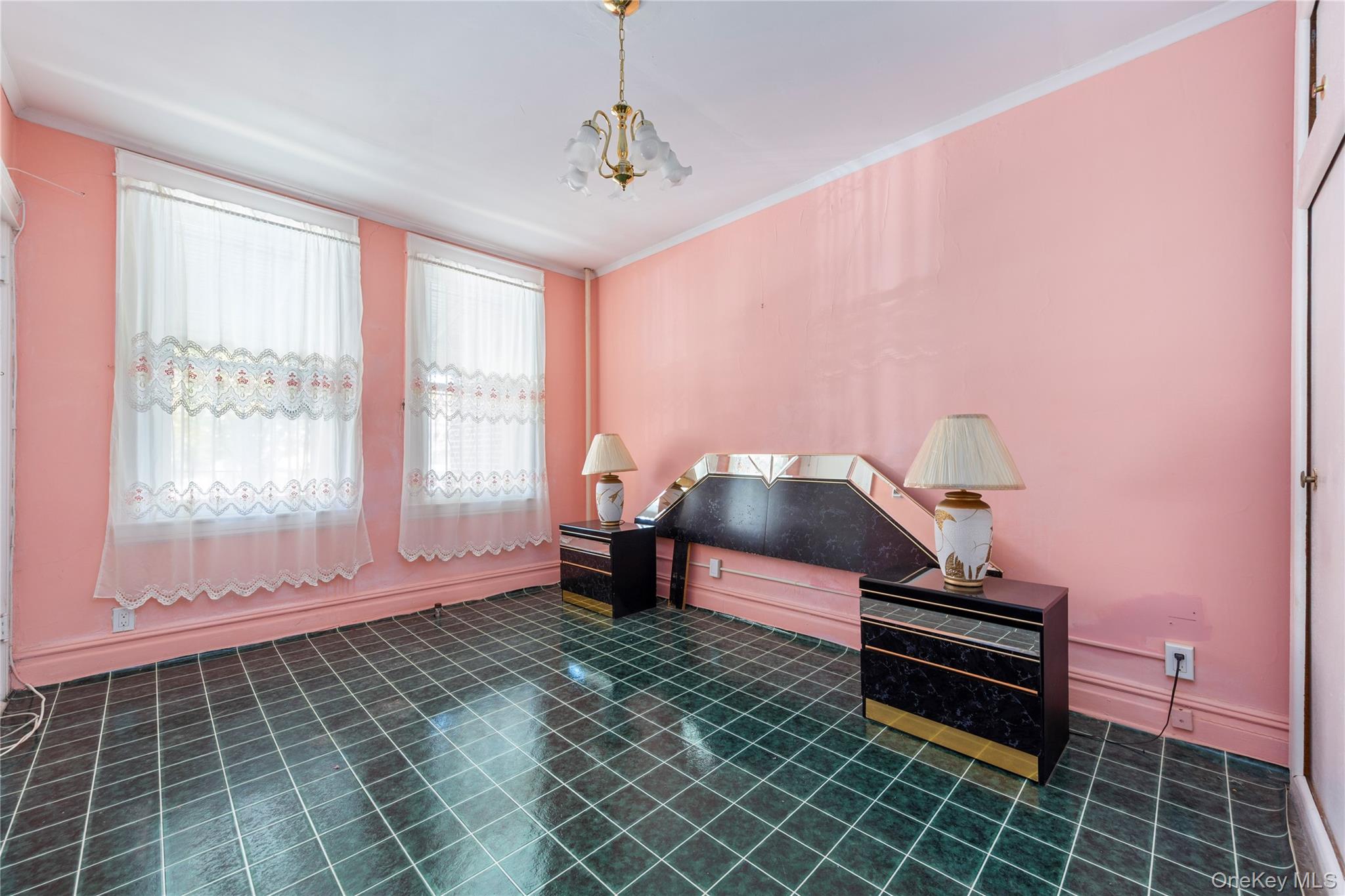 #7 photo, 3005 48th Street, クイーンズ区 Astoria , NY 11103