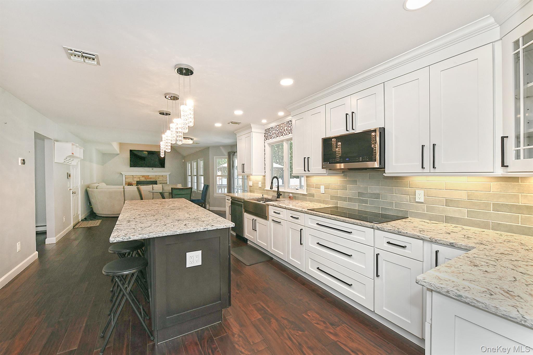 #7 photo, 187 Robinson Avenue, サフォーク郡 Medford , NY 11763