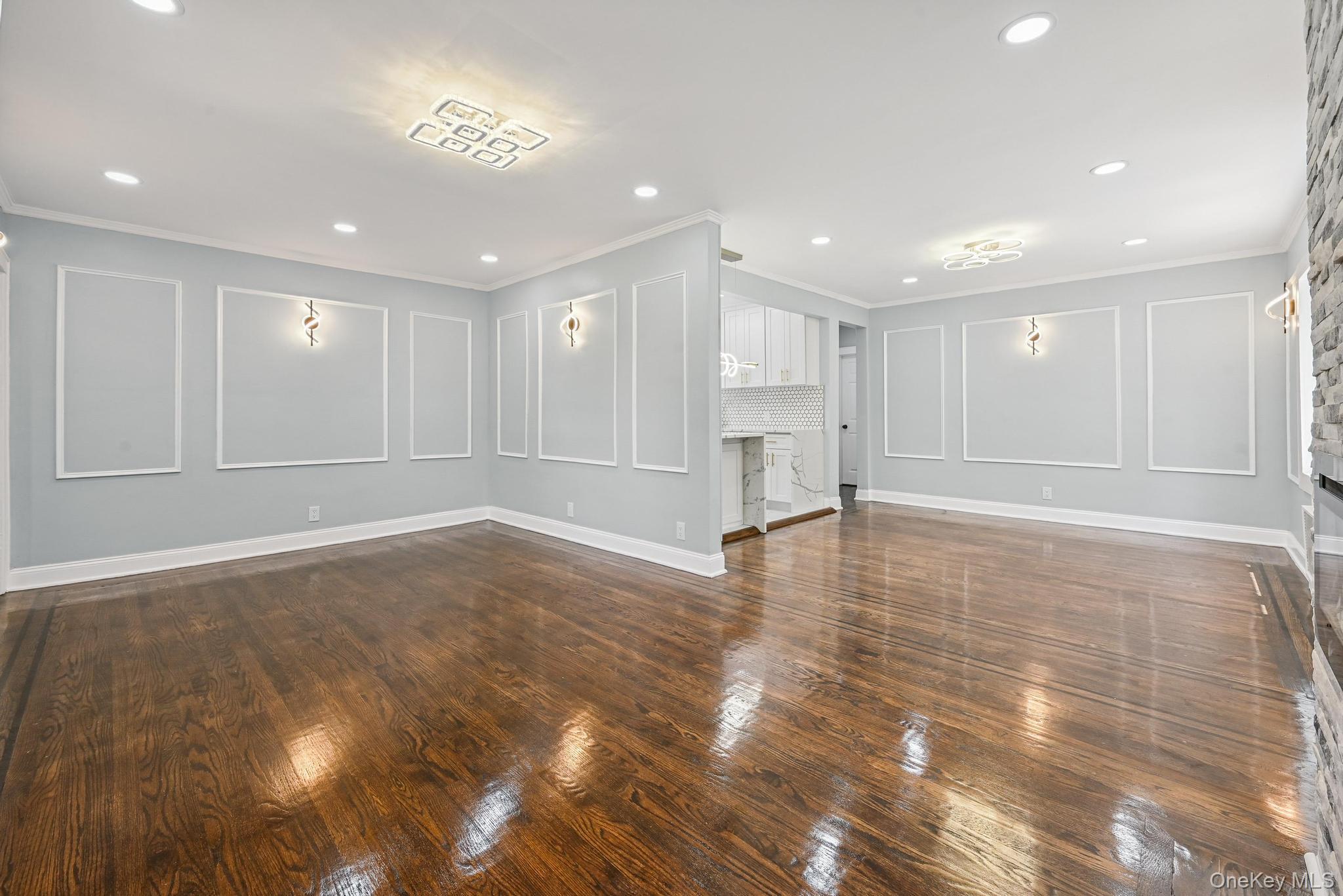 #12 photo, 73 Broadway, ナッソー郡 Valley Stream , NY 11580