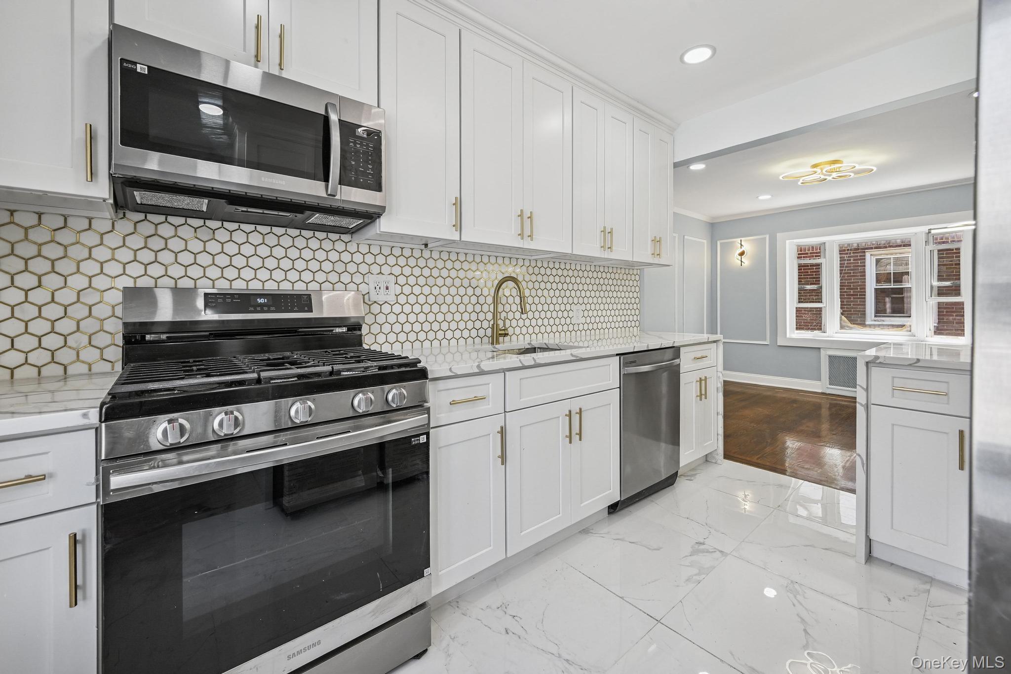 #16 photo, 73 Broadway, ナッソー郡 Valley Stream , NY 11580