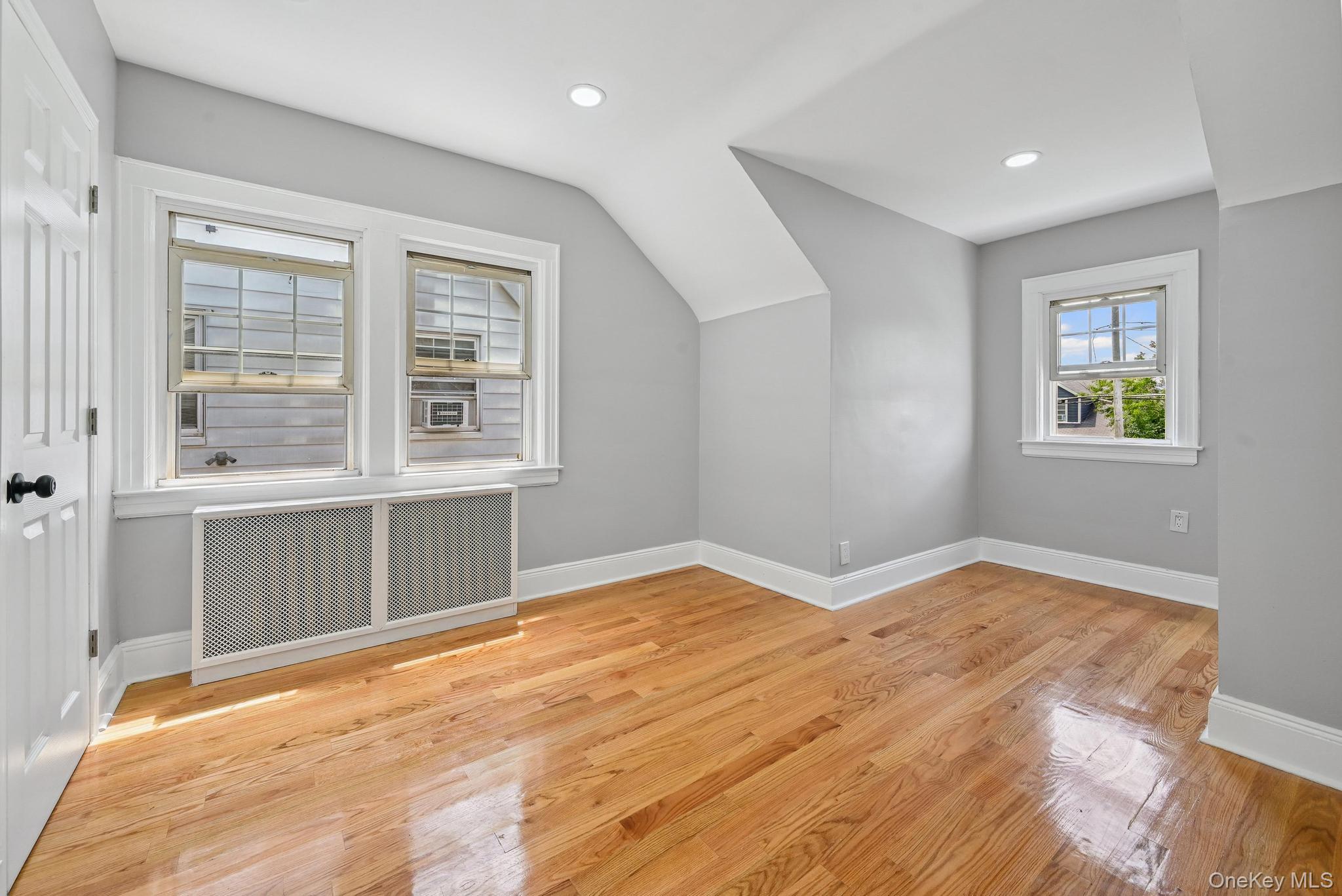 #20 photo, 73 Broadway, ナッソー郡 Valley Stream , NY 11580