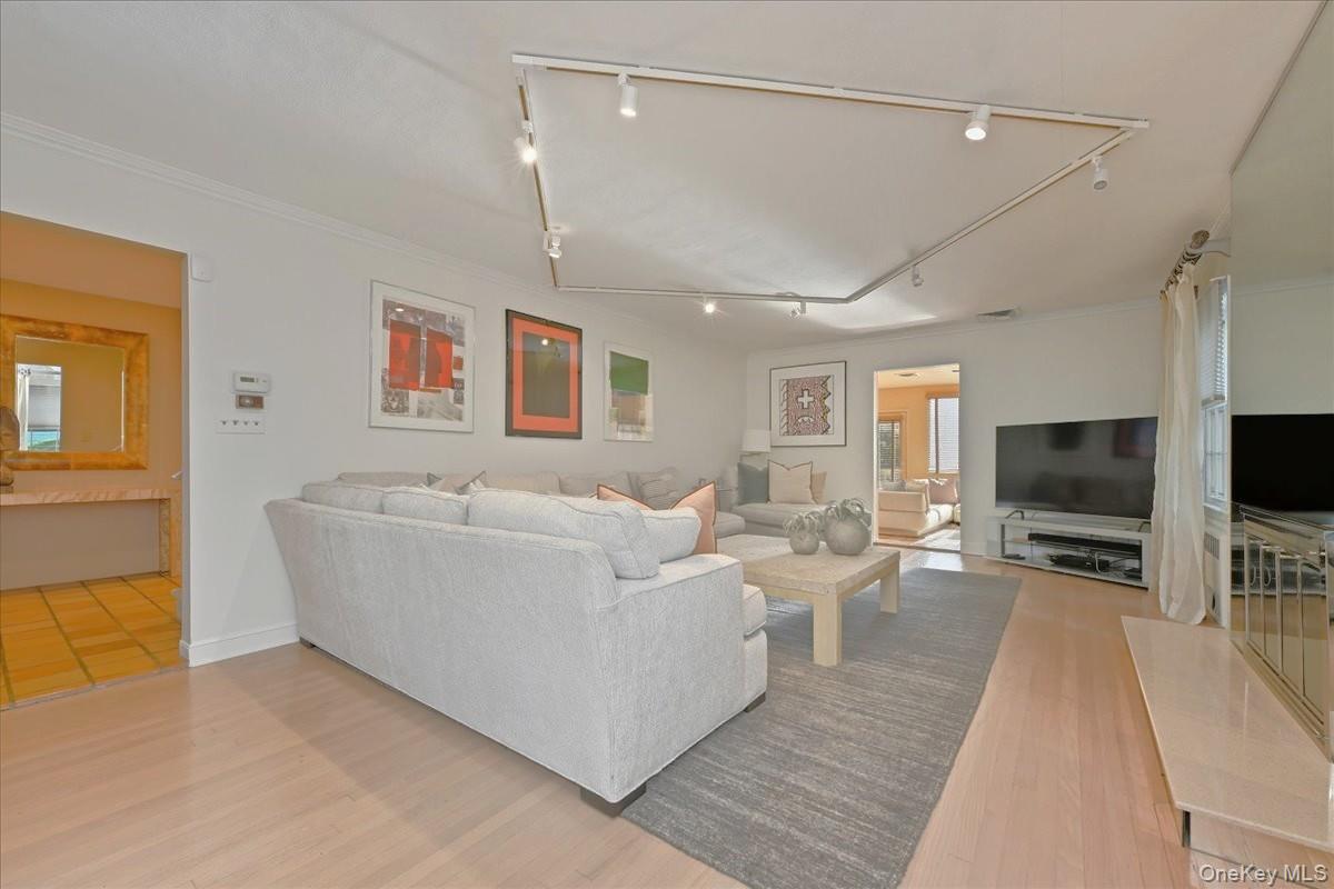 #6 photo, 52 Glenwood Lane, ナッソー郡 East Hills , NY 11577