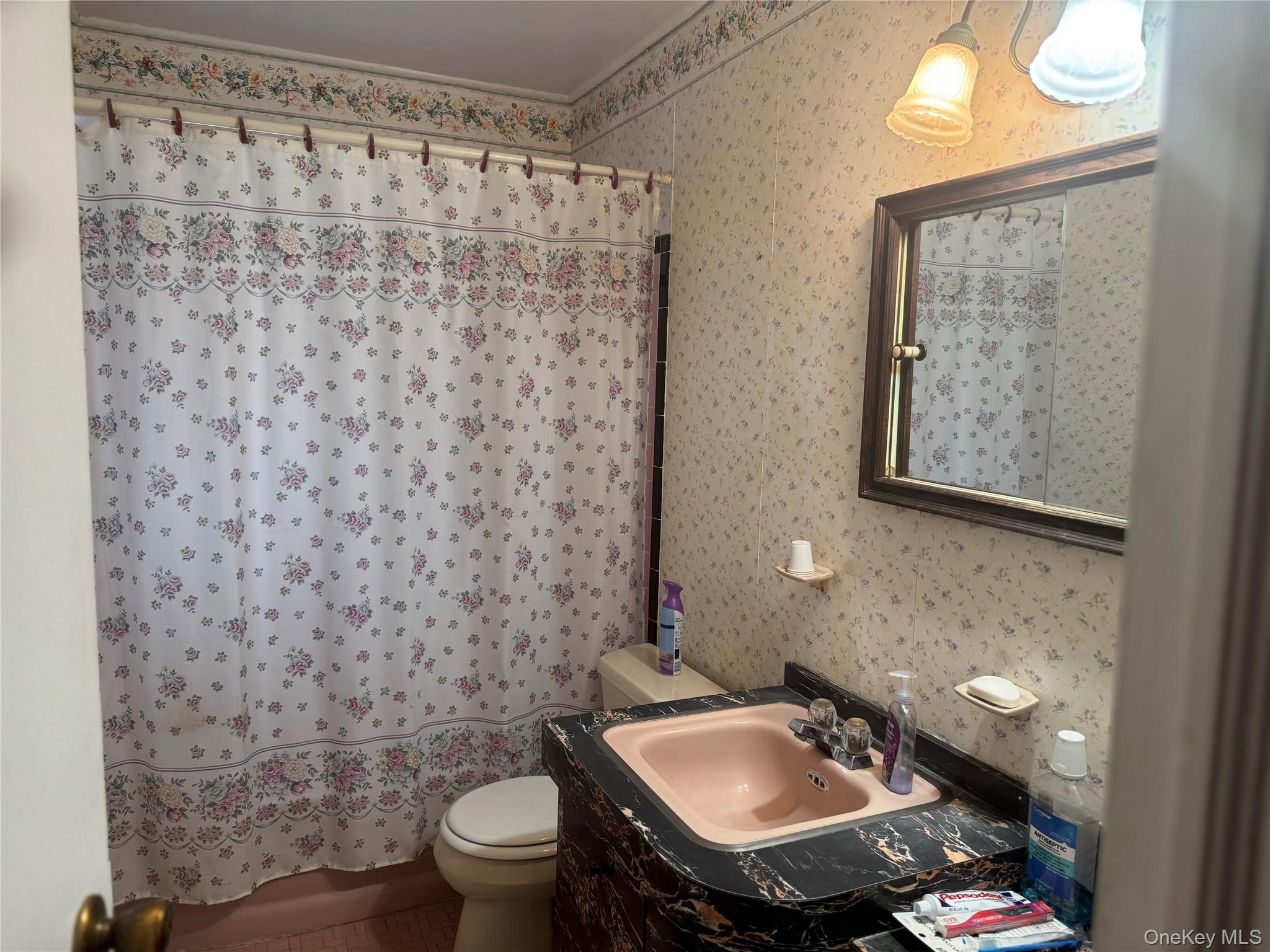 #12 photo, 91 8th Ave, Kings Park , NY 11754