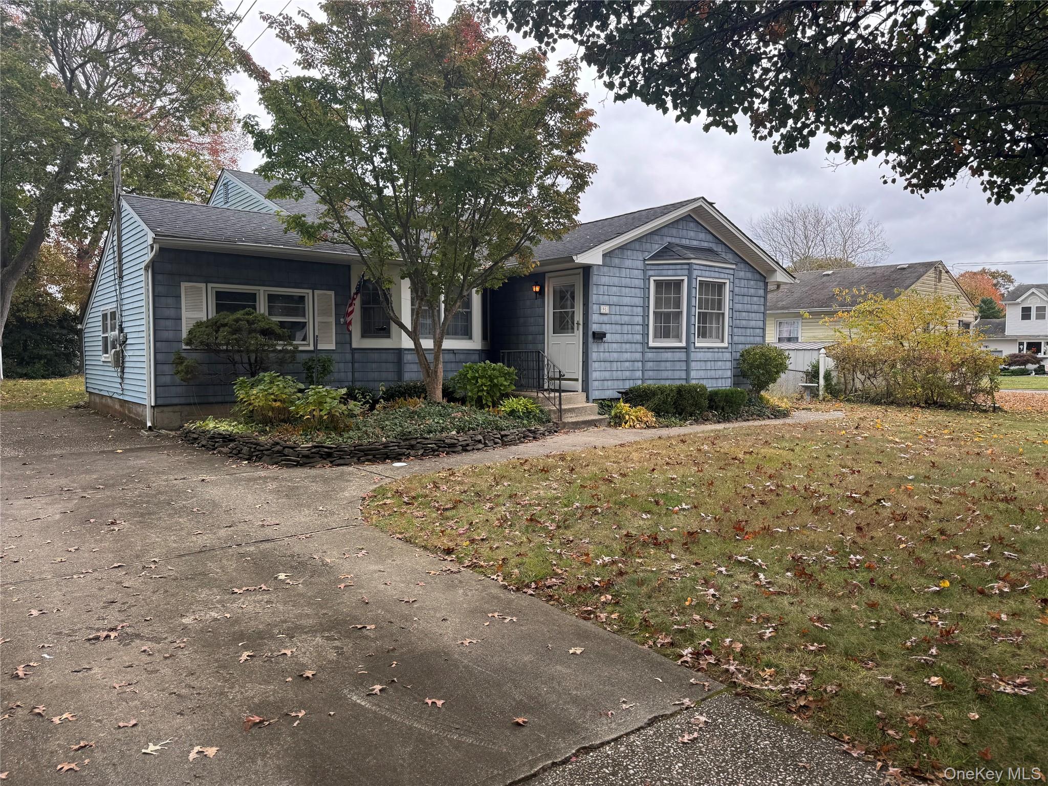 #4 photo, 91 8th Ave, Kings Park , NY 11754