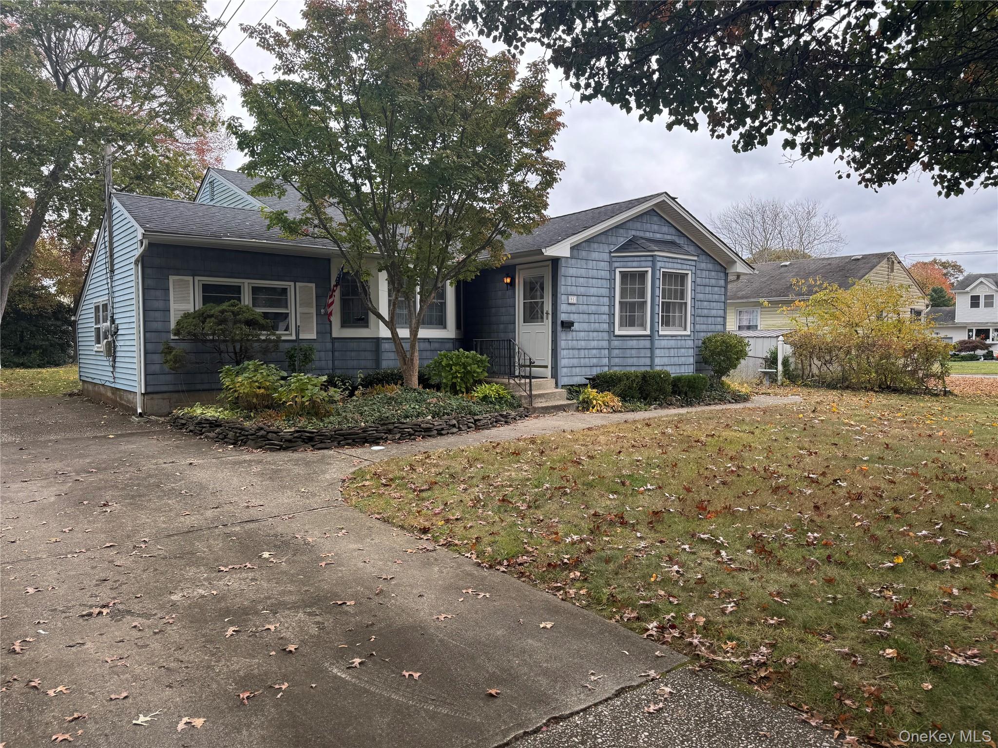 #5 photo, 91 8th Ave, Kings Park , NY 11754