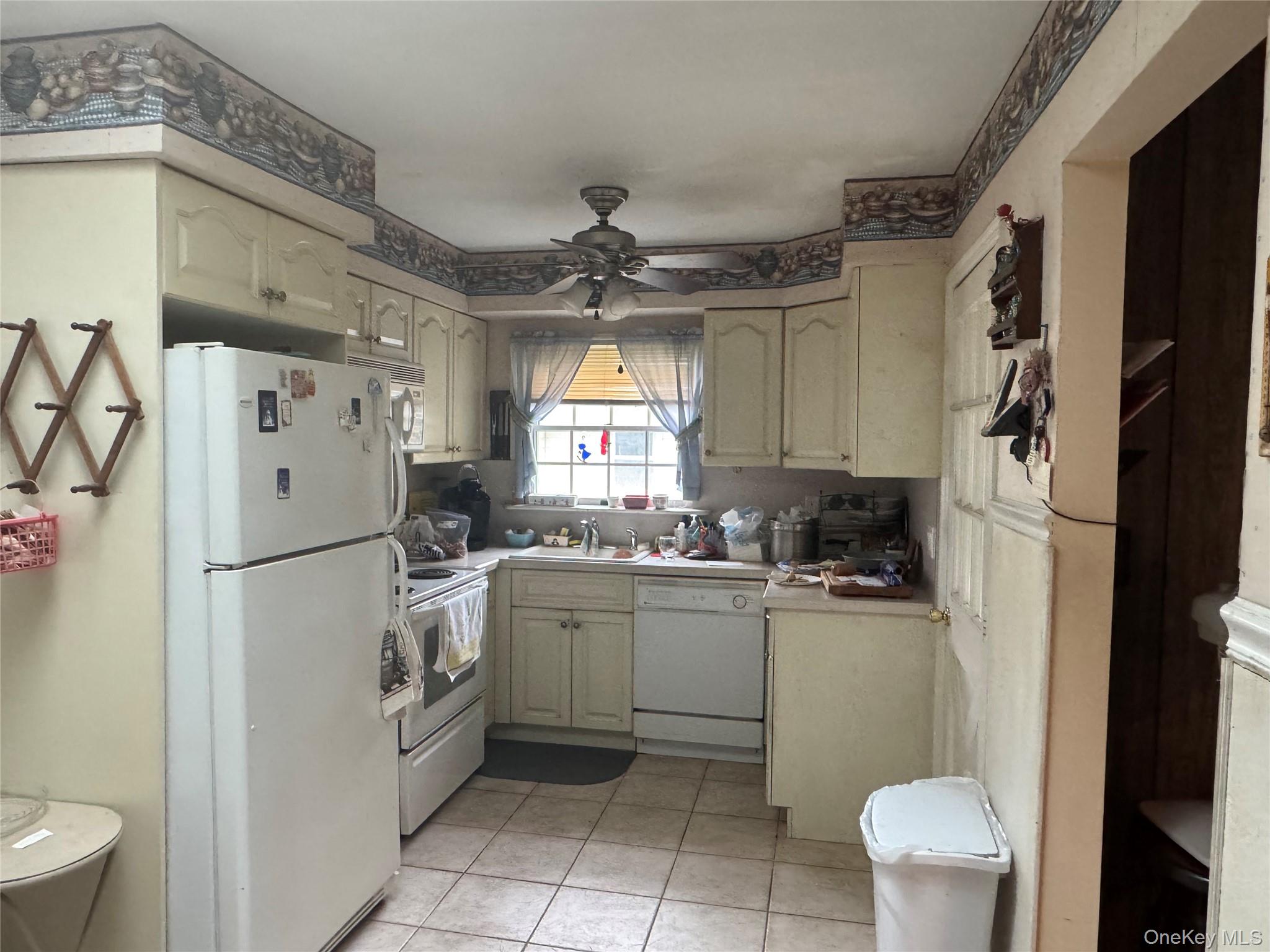 #8 photo, 91 8th Ave, Kings Park , NY 11754