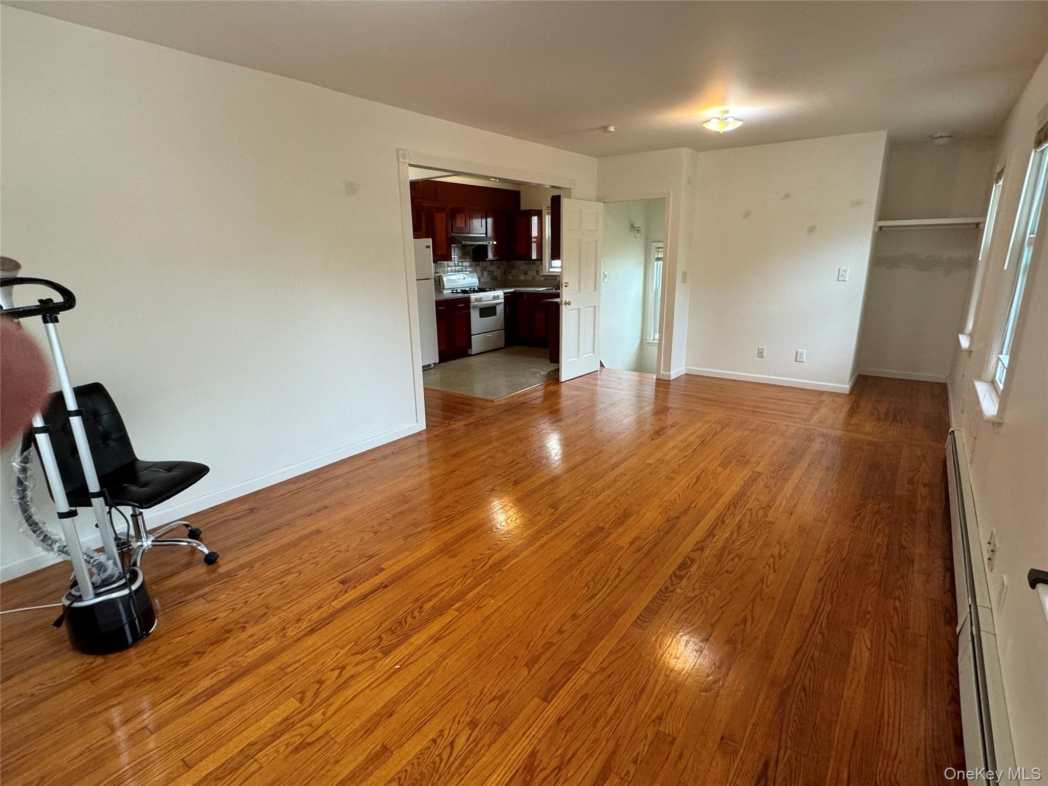 #4 photo, 47-10 157th Street, クイーンズ区 Flushing , NY 11355