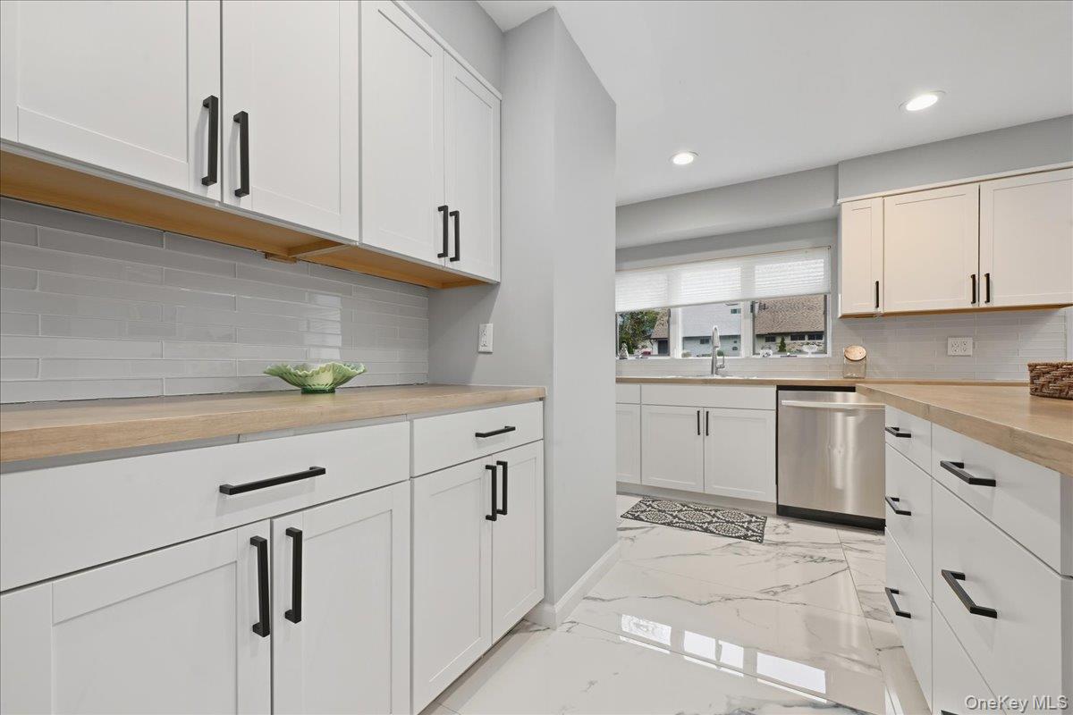 #8 photo, 16 Ridge Drive, ナッソー郡 Roslyn , NY 11576