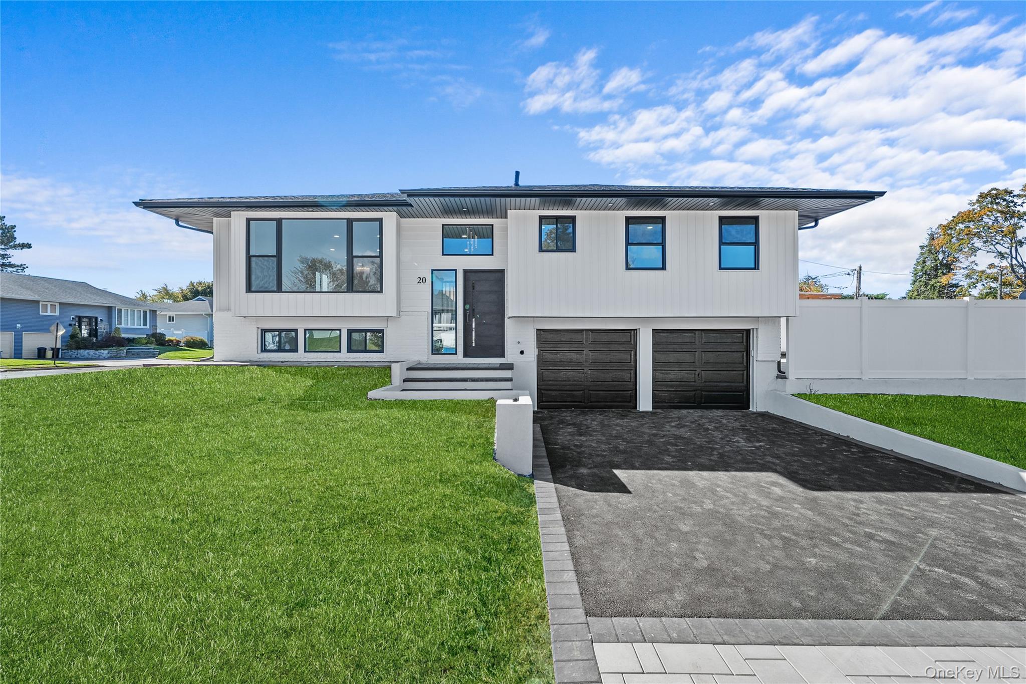 #1 photo, 20 Briarwood Lane, Plainview , NY 11803