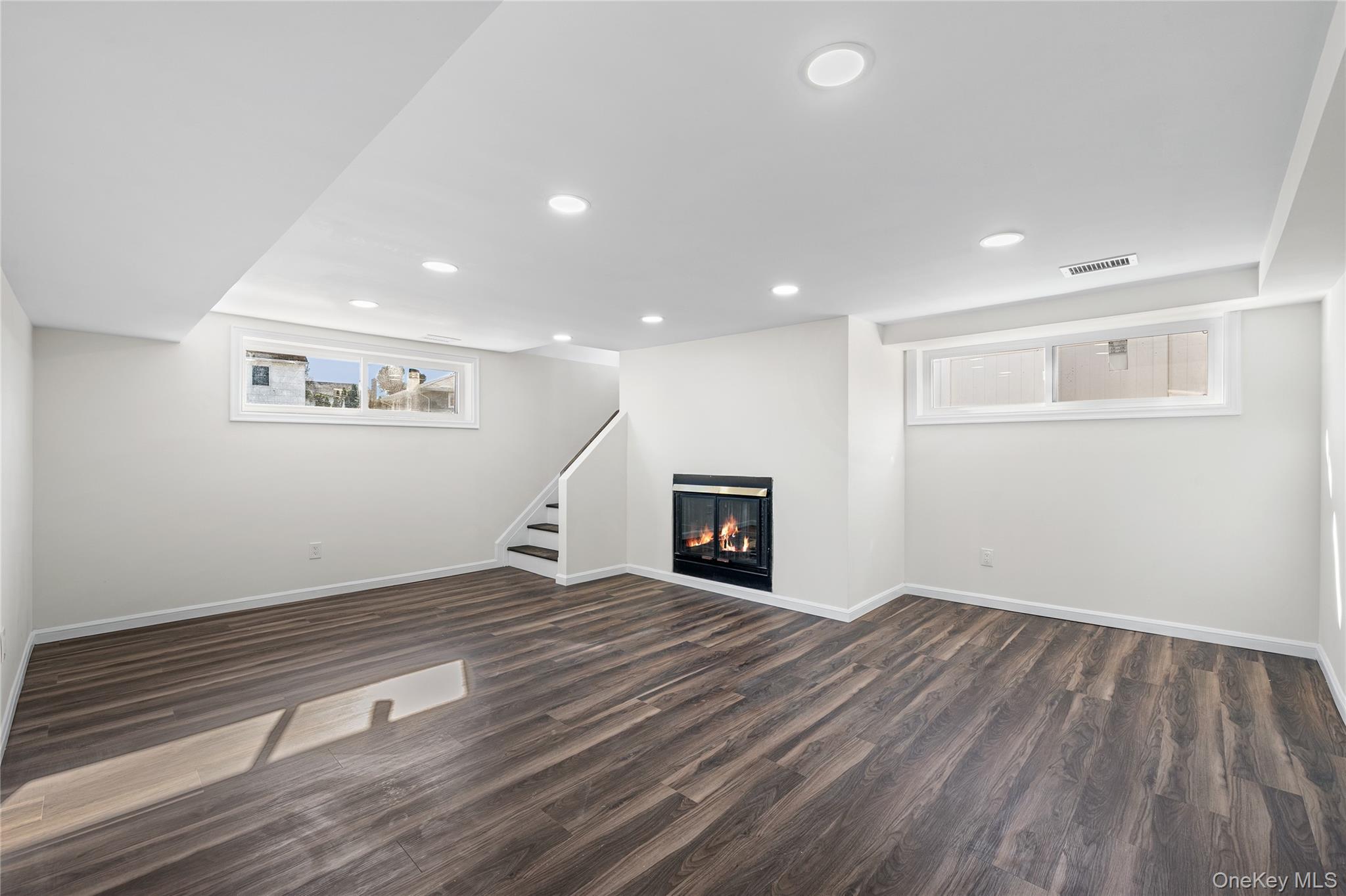 #13 photo, 20 Briarwood Lane, Plainview , NY 11803