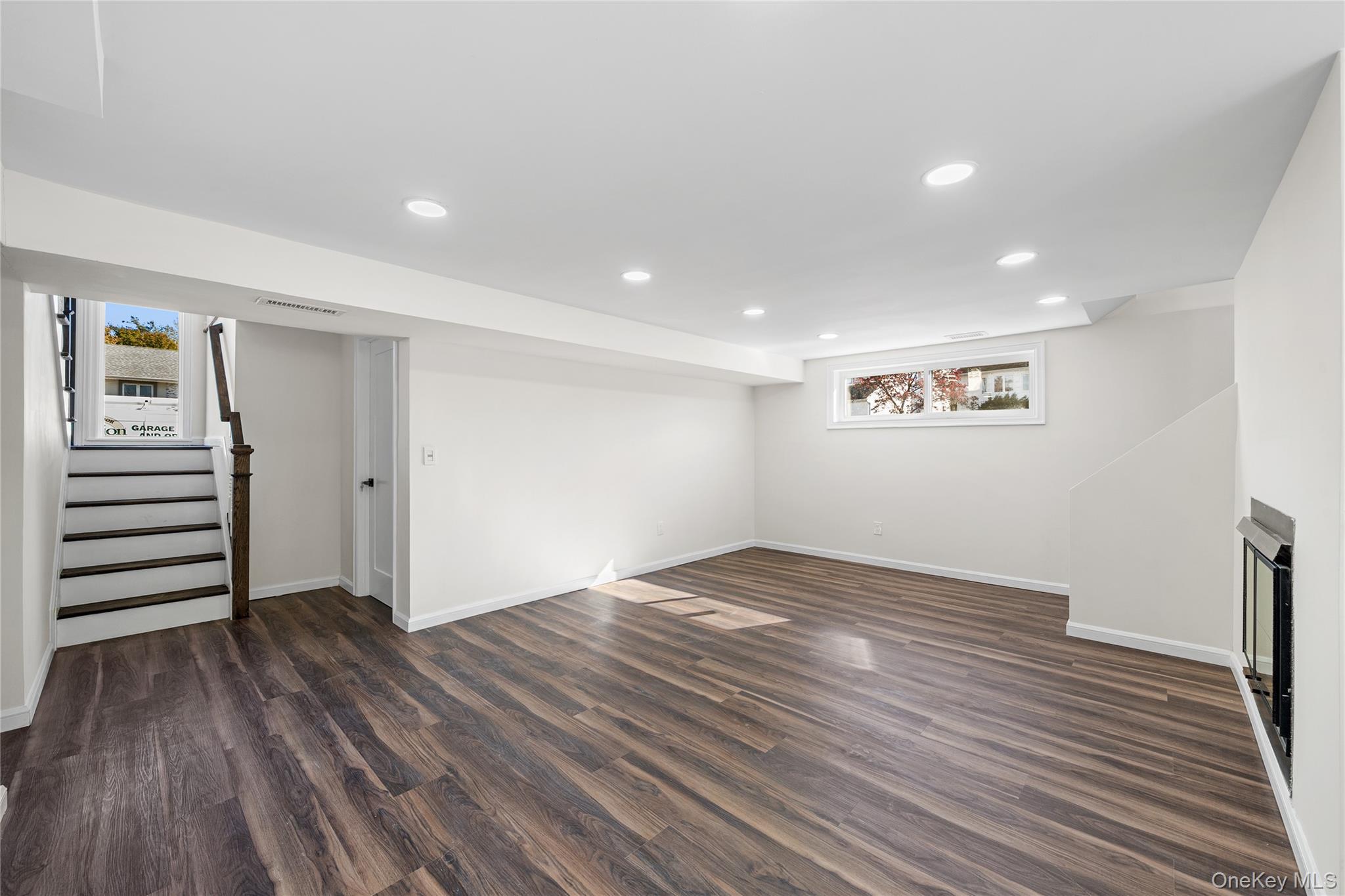 #19 photo, 20 Briarwood Lane, Plainview , NY 11803