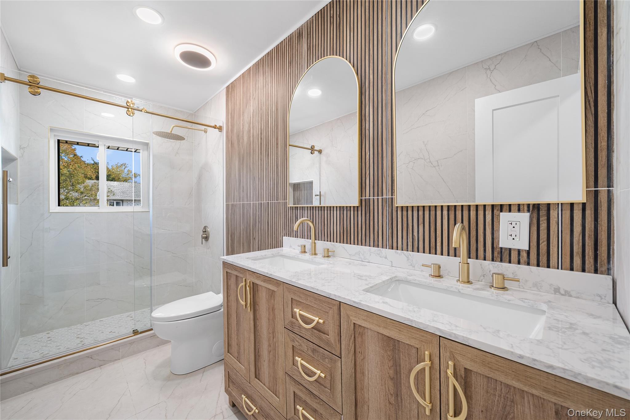 #7 photo, 20 Briarwood Lane, Plainview , NY 11803