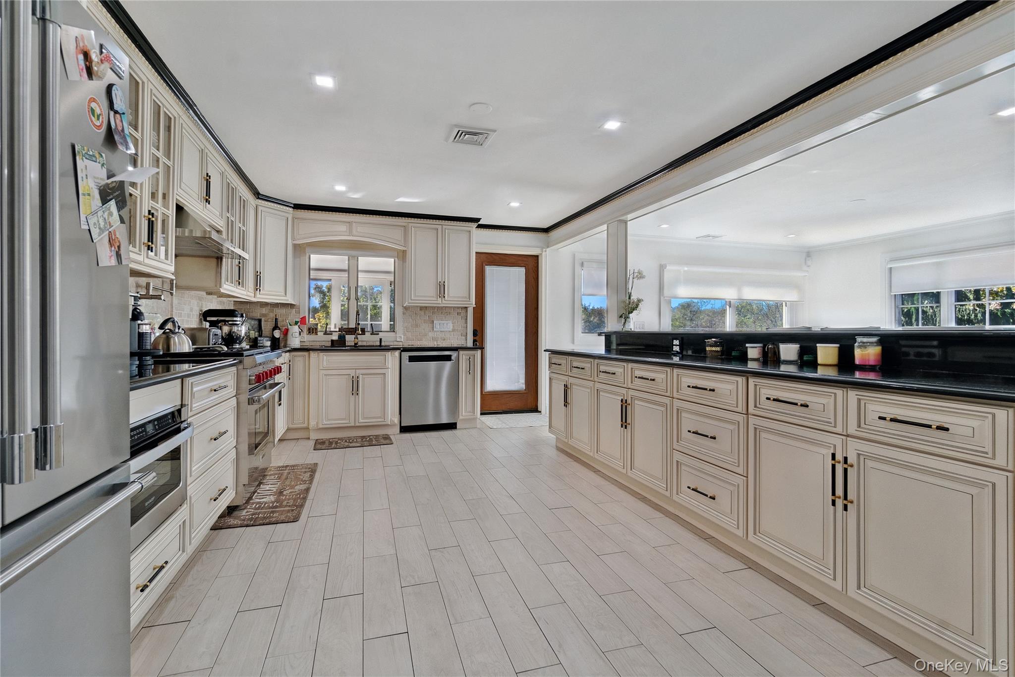 #4 photo, 164-47 86 Street, Howard Beach , NY 11414