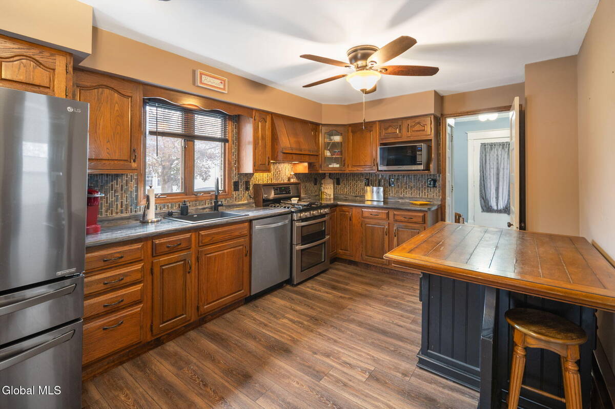 #13 photo, 160 3rd Street, Waterford , NY 12188