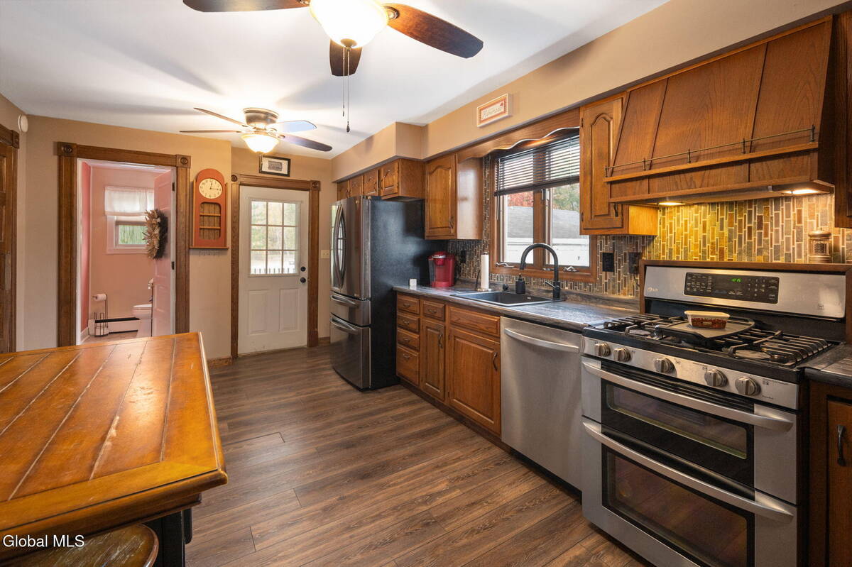 #15 photo, 160 3rd Street, Waterford , NY 12188