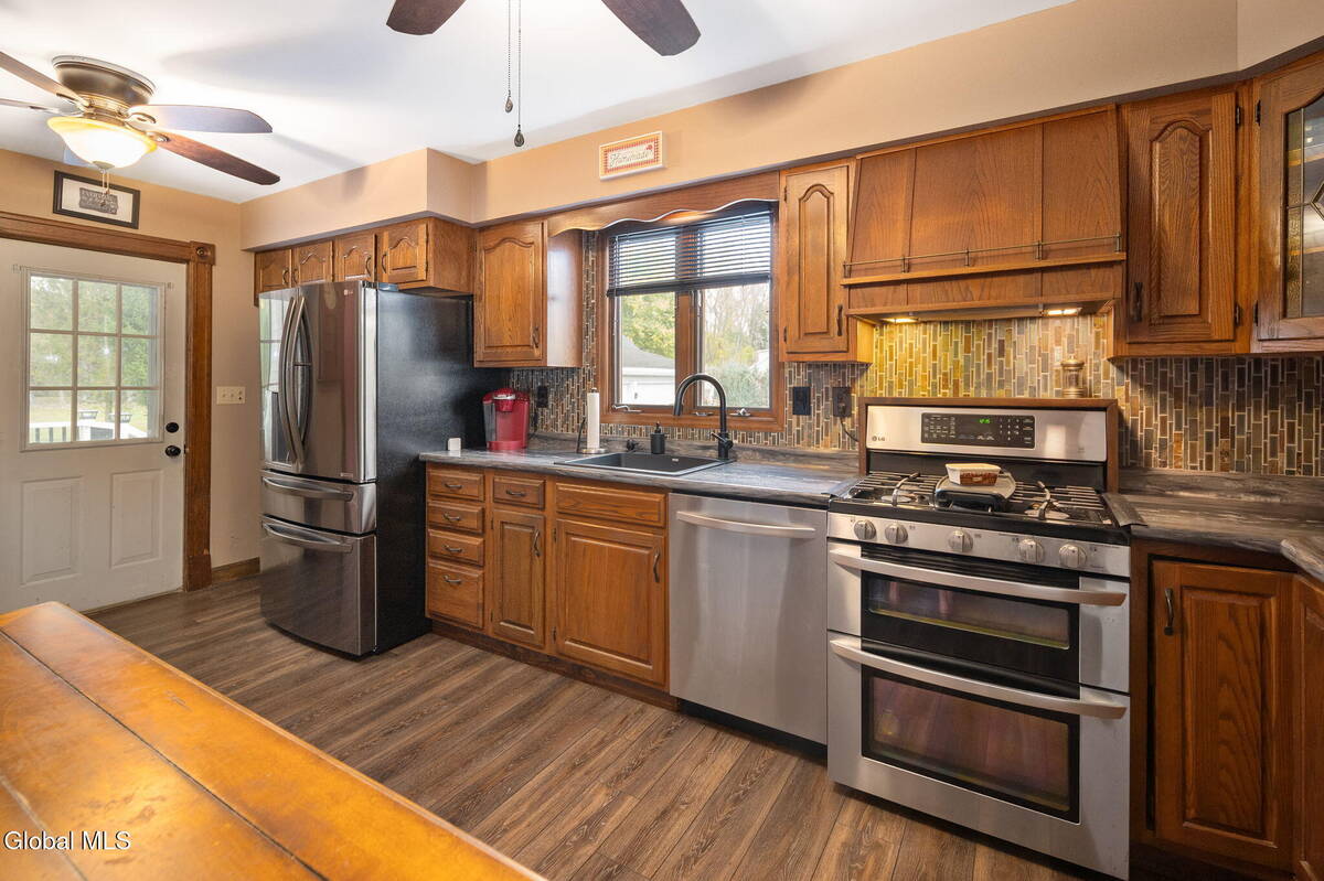 #16 photo, 160 3rd Street, Waterford , NY 12188