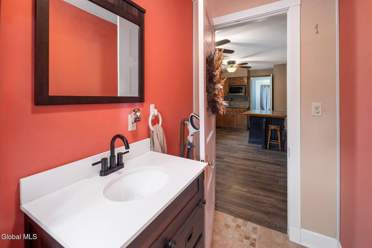 #18 photo, 160 3rd Street, Waterford , NY 12188