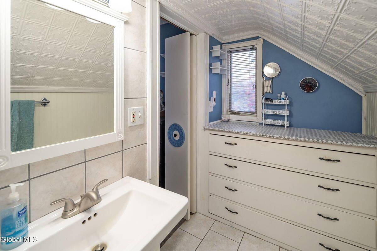 #26 photo, 160 3rd Street, Waterford , NY 12188