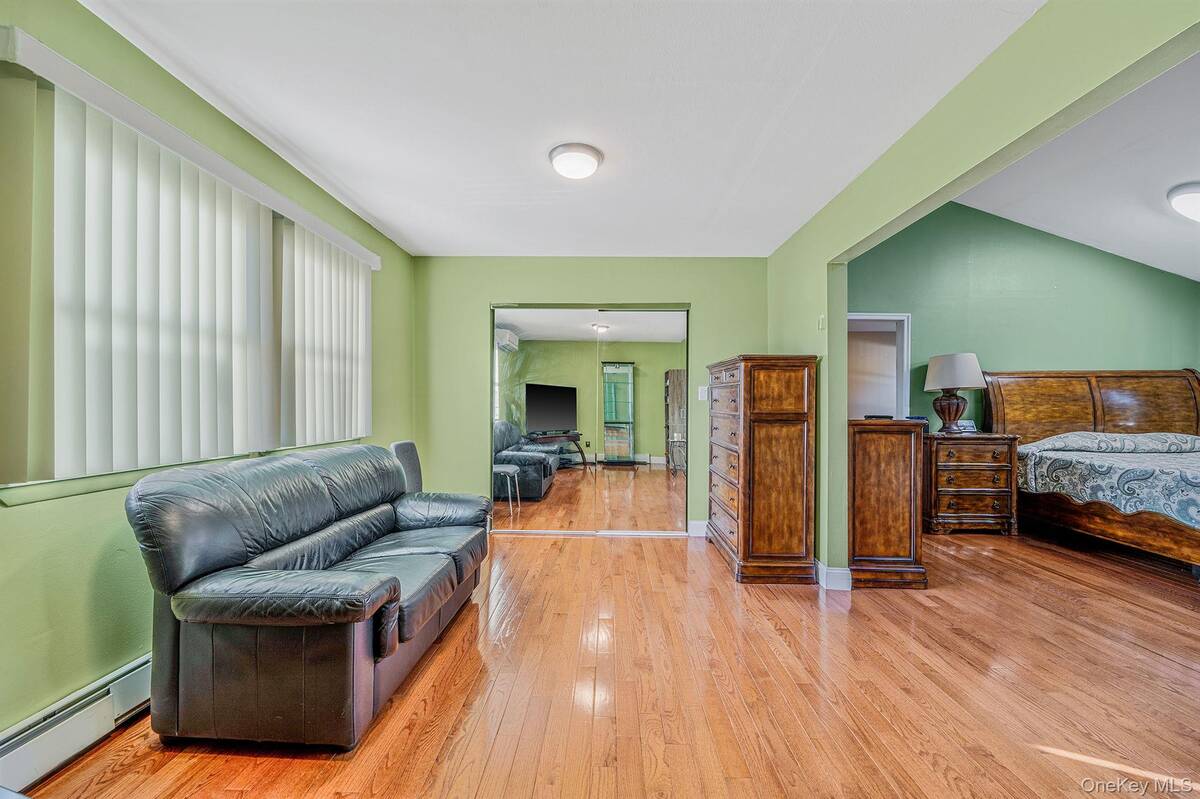 #10 photo, 1655 Stein Drive, Bay Shore , NY 11706