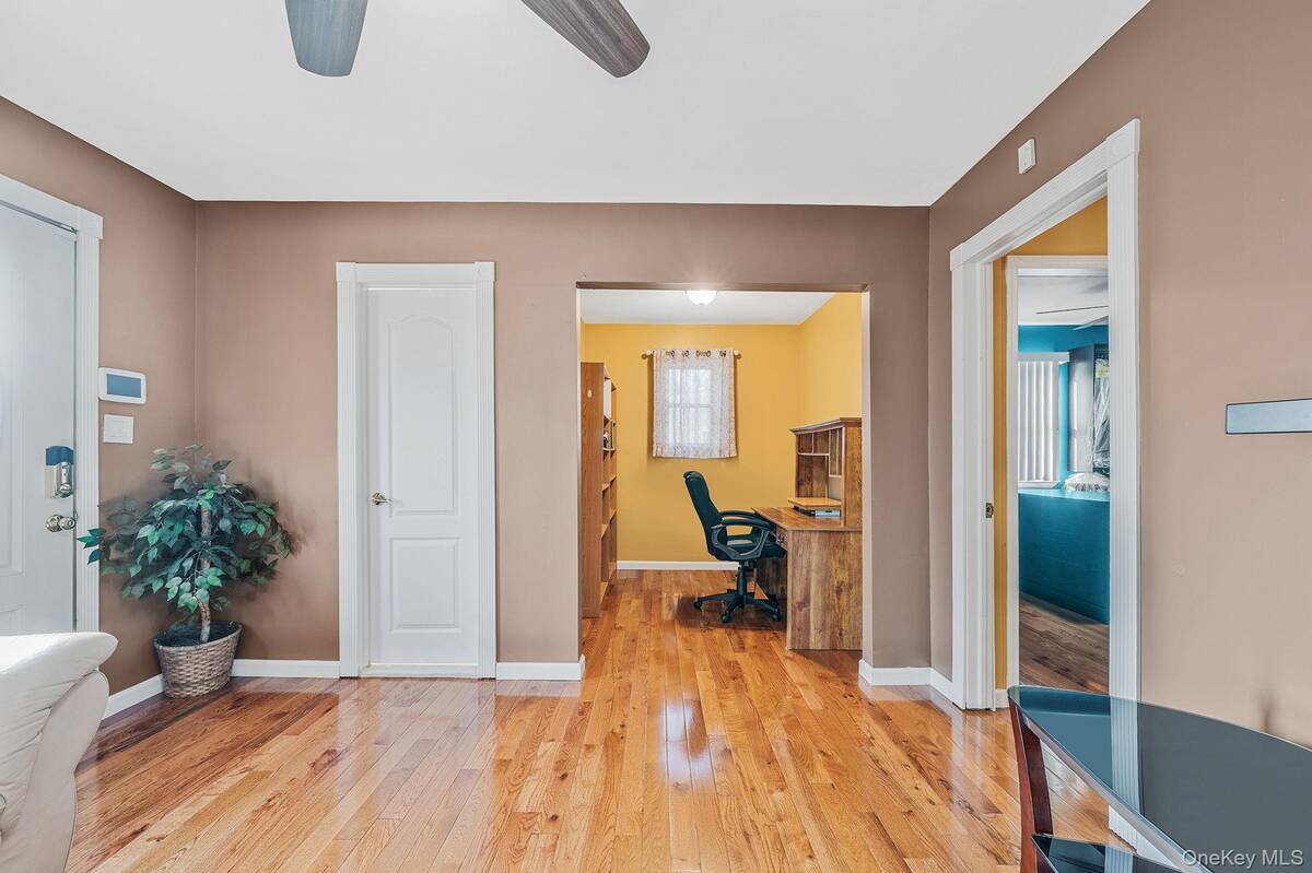 #18 photo, 1655 Stein Drive, Bay Shore , NY 11706