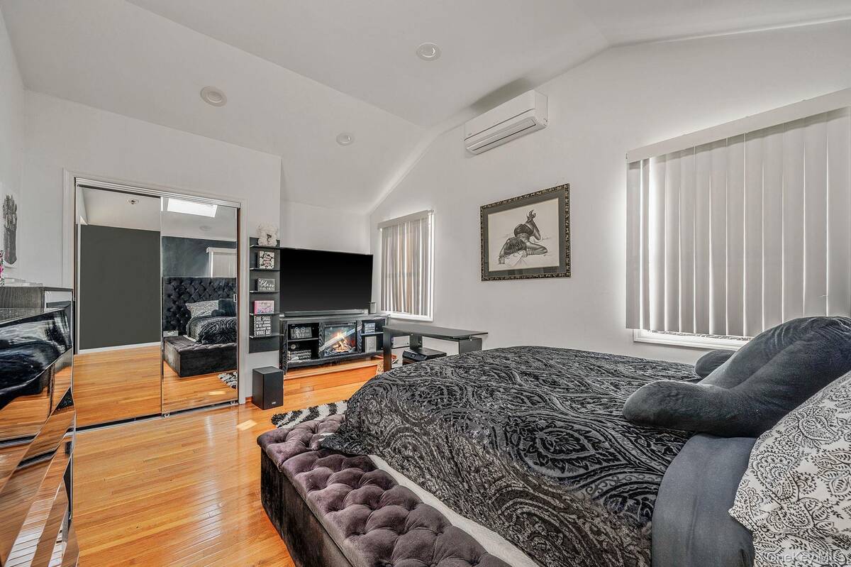 #23 photo, 1655 Stein Drive, Bay Shore , NY 11706