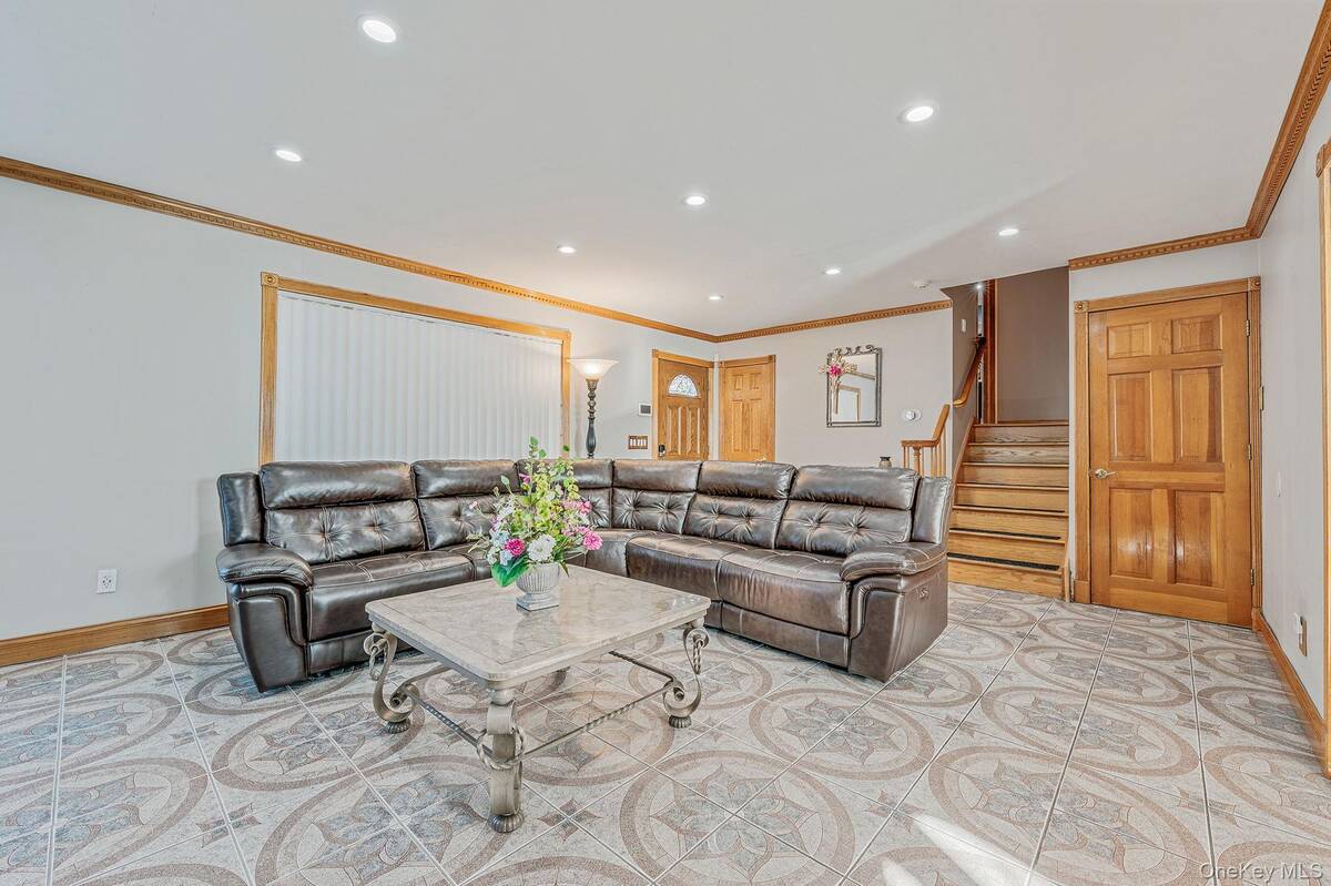 #27 photo, 1655 Stein Drive, Bay Shore , NY 11706