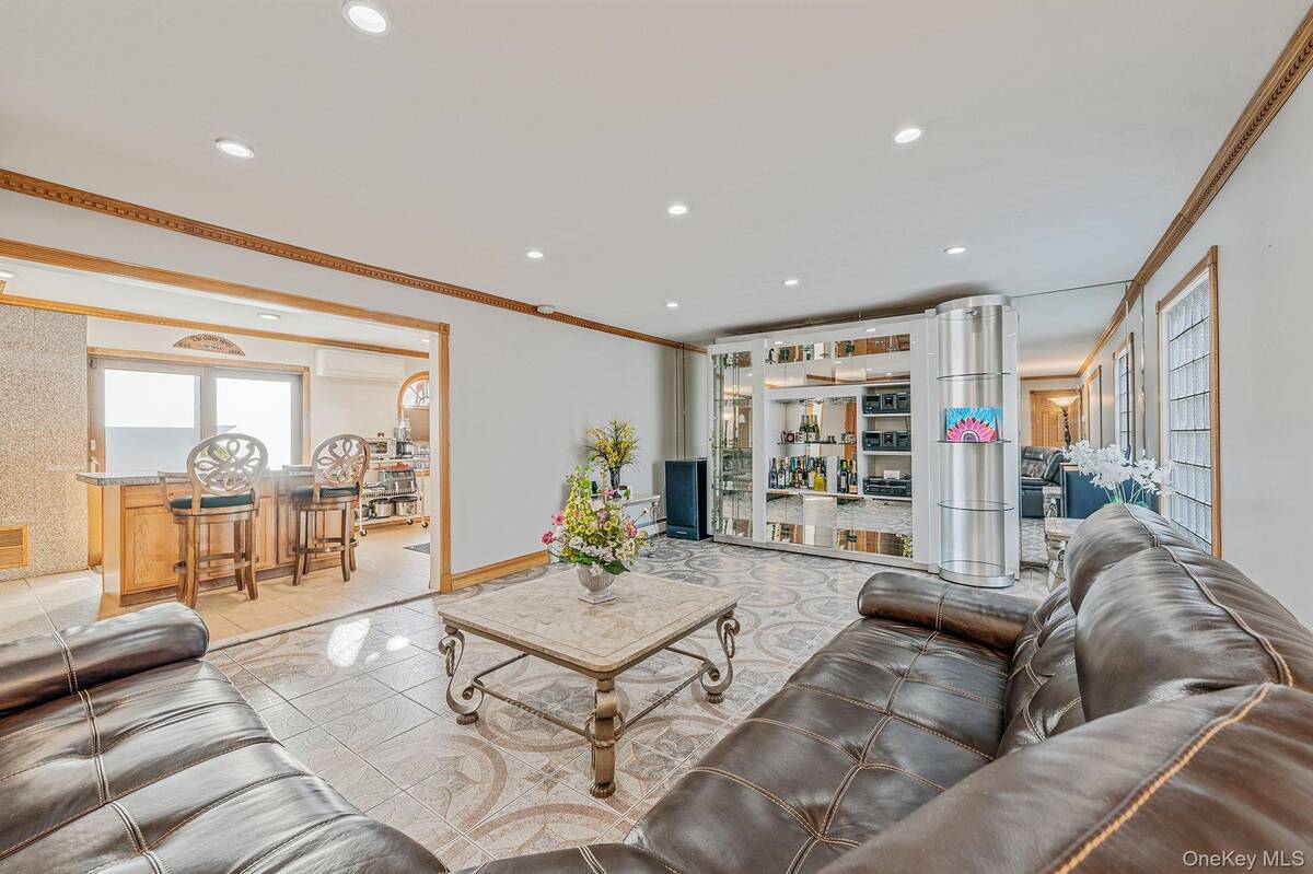 #28 photo, 1655 Stein Drive, Bay Shore , NY 11706