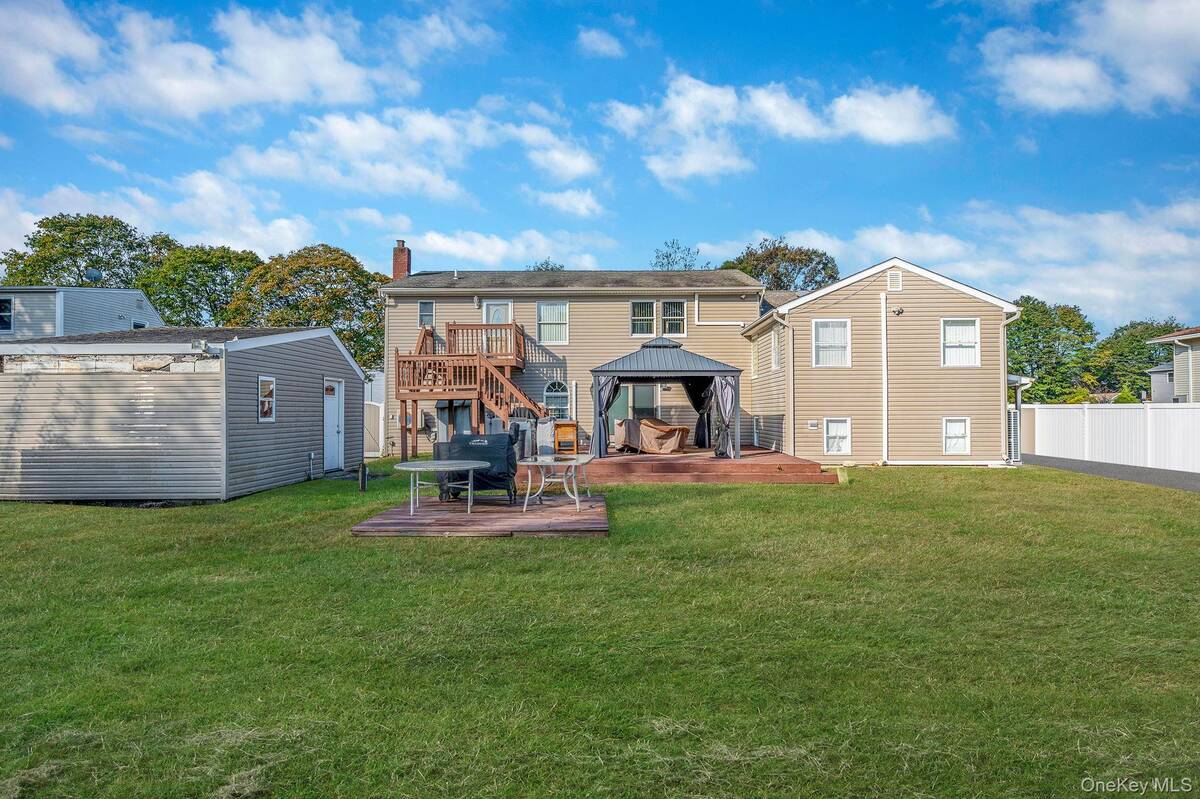 #6 photo, 1655 Stein Drive, Bay Shore , NY 11706