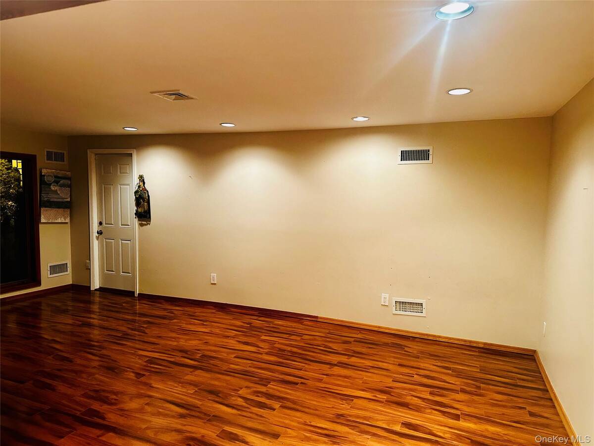 #7 photo, 30 Linden Lane, サフォーク郡 Farmingville , NY 11738