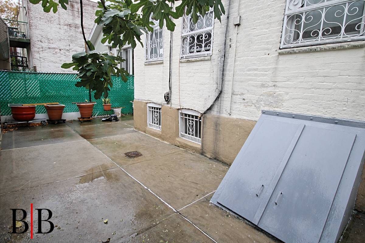 #31 photo, 1483 East 2 Street, Midwood , NY 11230