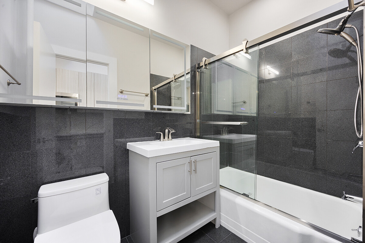 #8 photo, 6 W 71ST Street, マンハッタン Lincoln Square , NY 10023