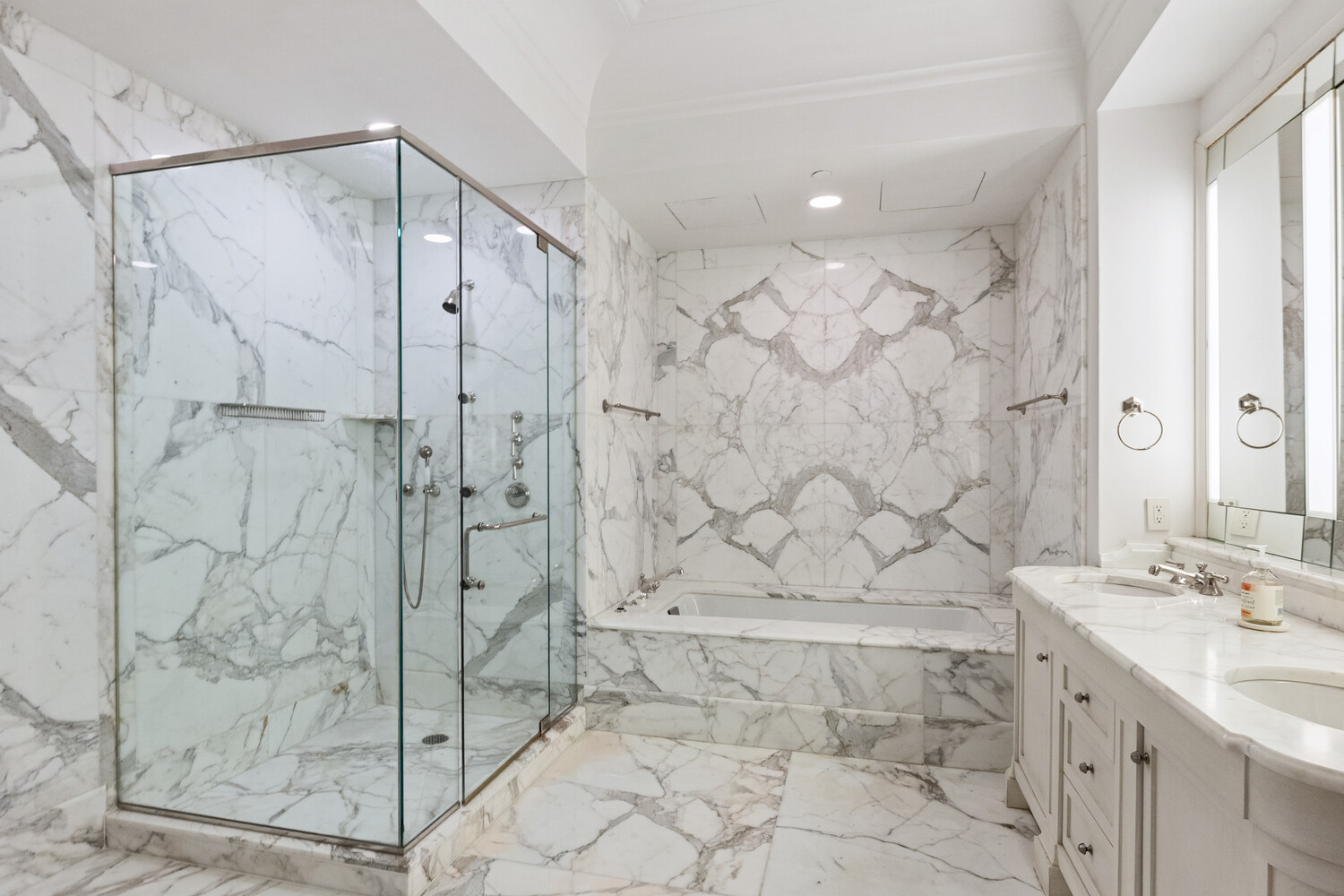 #10 photo, 15 CENTRAL Park W, マンハッタン Lincoln Square , NY 10023