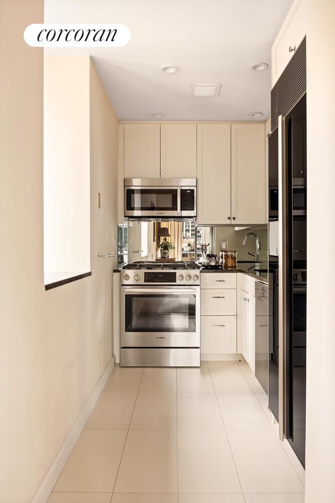 #5 photo, 100 UNITED NATIONS Plaza, マンハッタン Turtle Bay , NY 10017