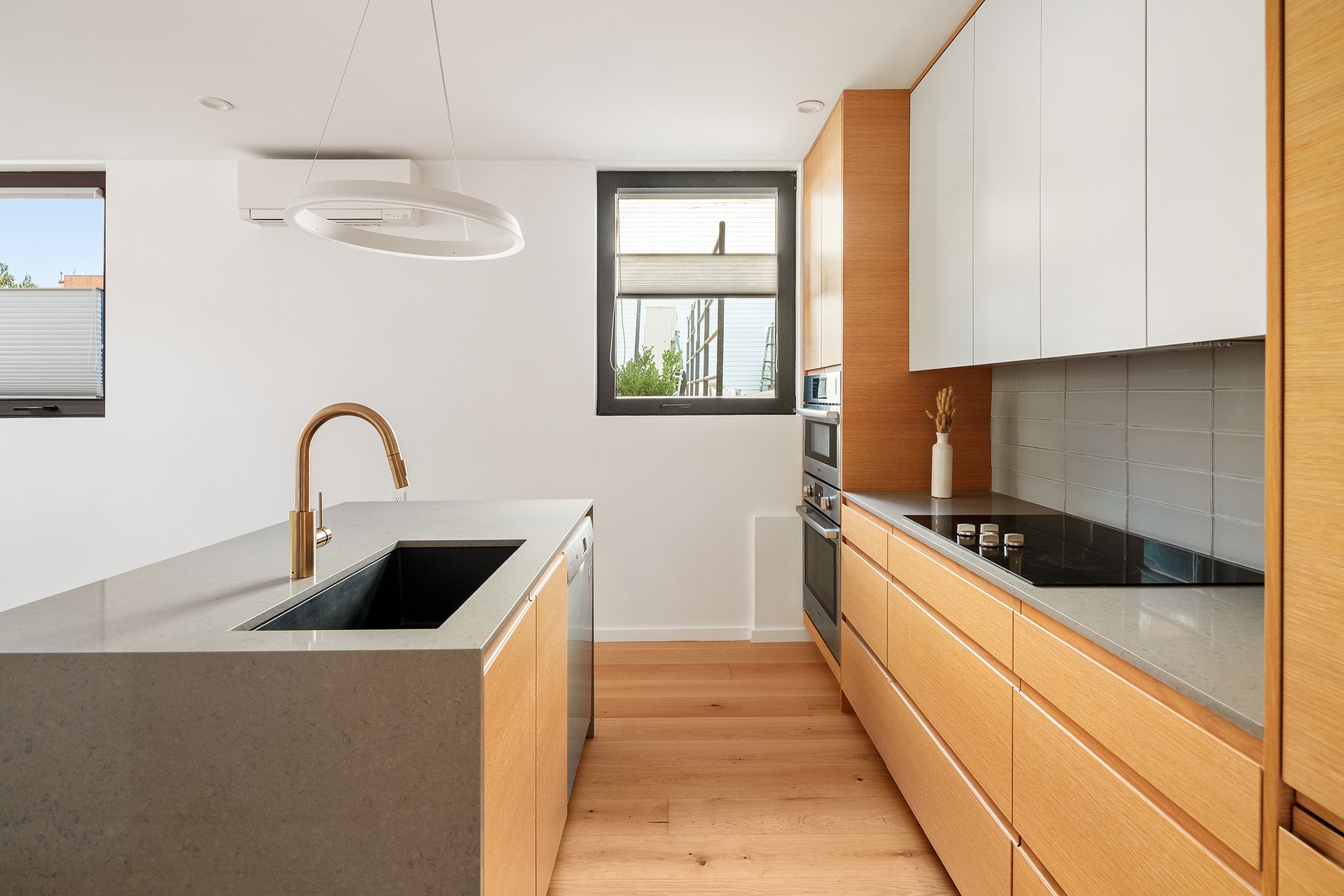 #3 photo, 20-48 Steinway Street, クイーンズ区 Steinway-Ditmars , NY 11105