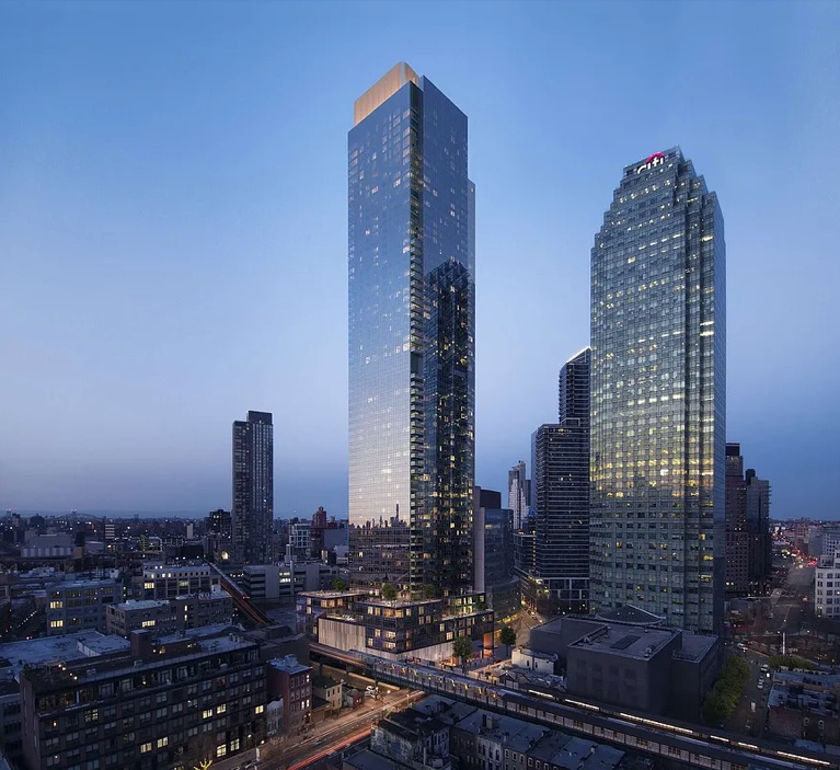 #13 photo, 3 Court Square, Long Island City , NY 11101