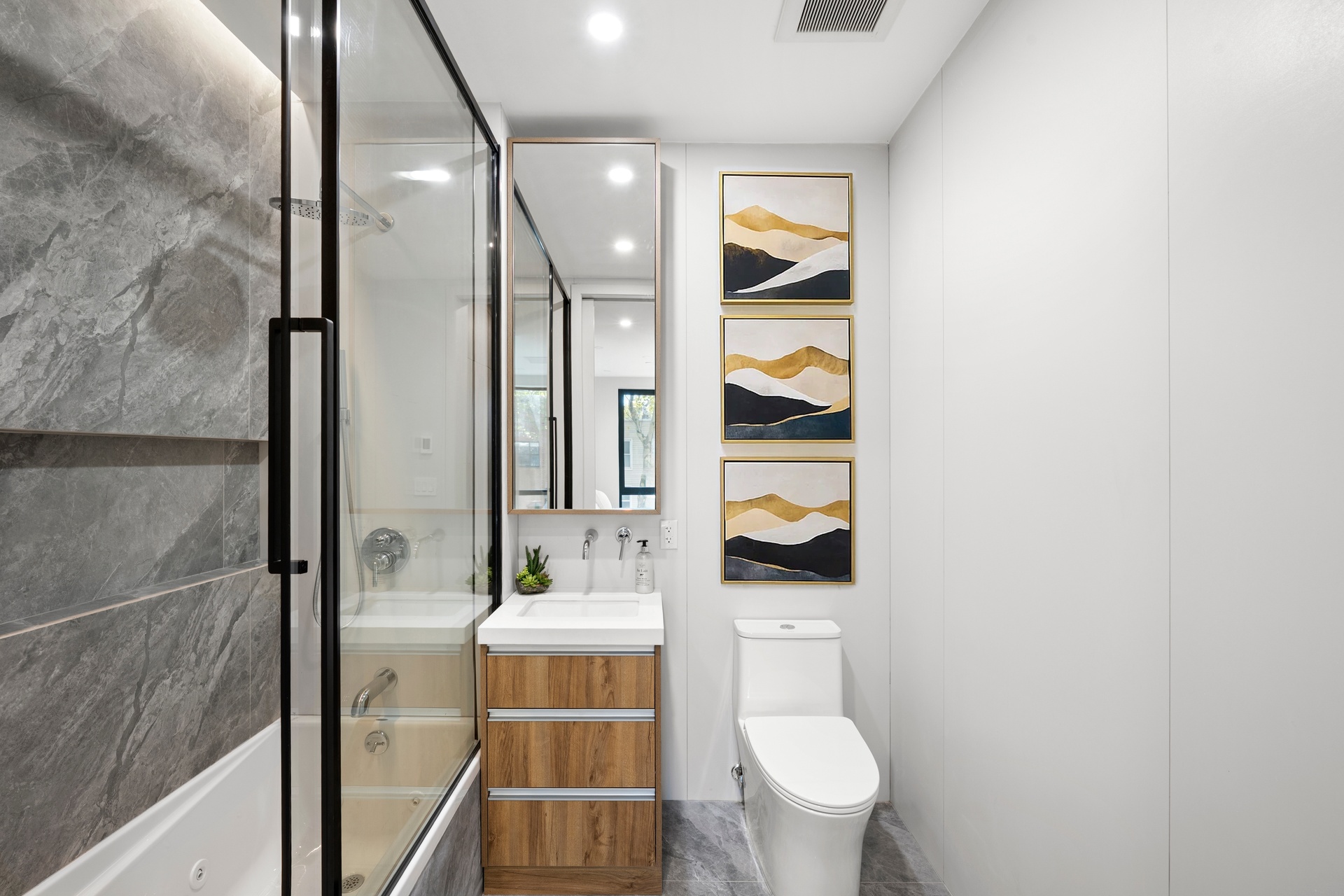 #6 photo, 221 Frost Street, East Williamsburg , NY 11211